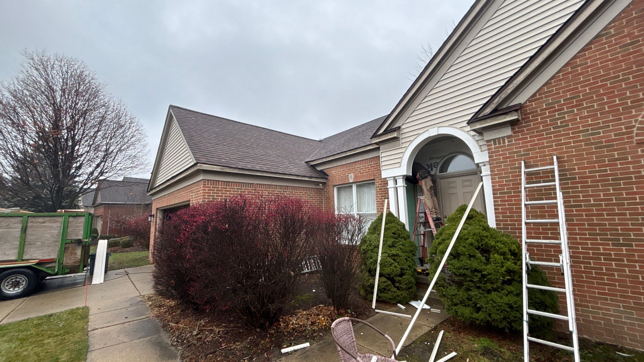 Siding Replacement using Alside Charter Oak D4.5" by 180 Contractors
