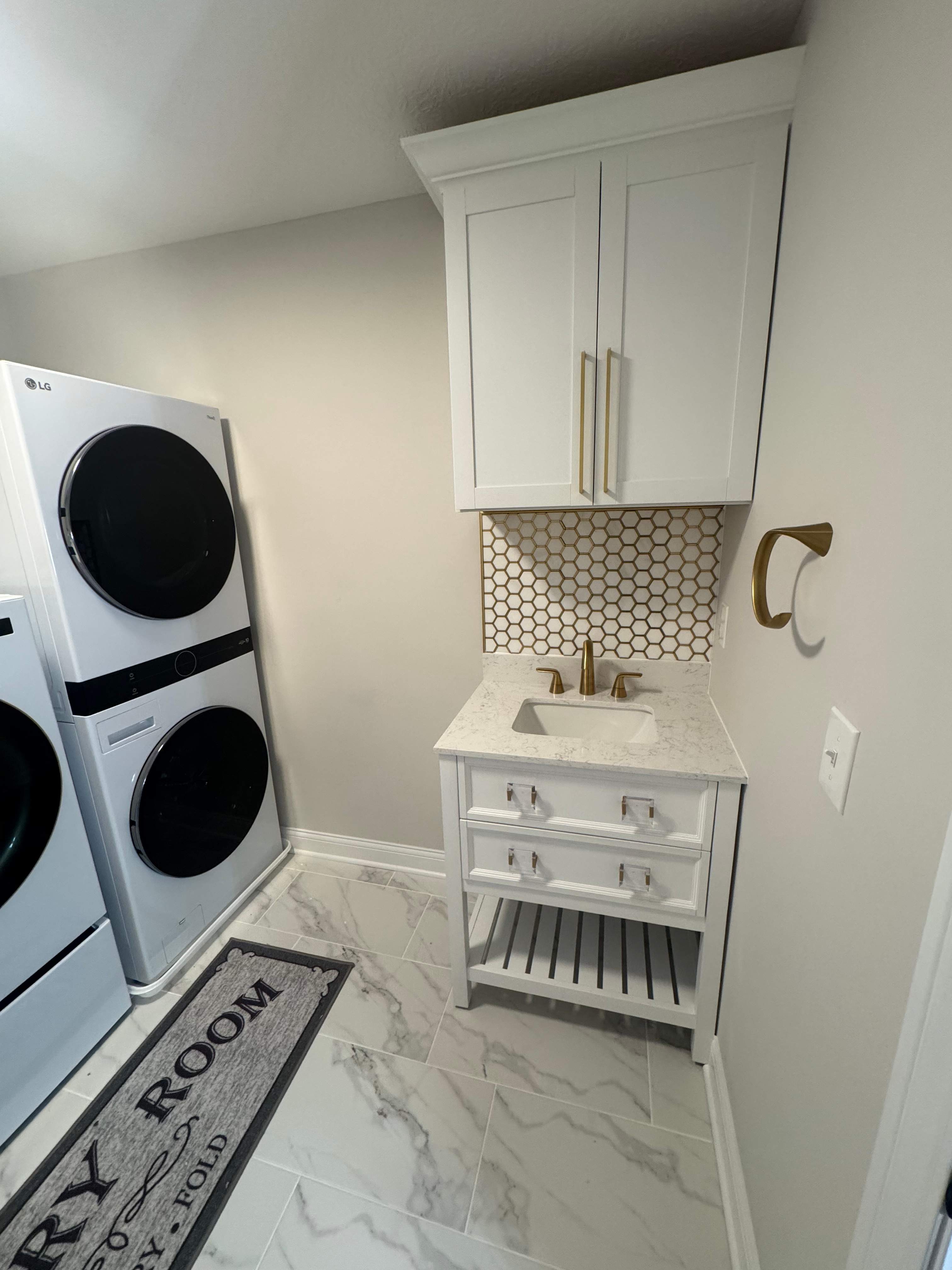 Wet Bar / Custom Storage / Laundry Room by Farmer Home Solutions