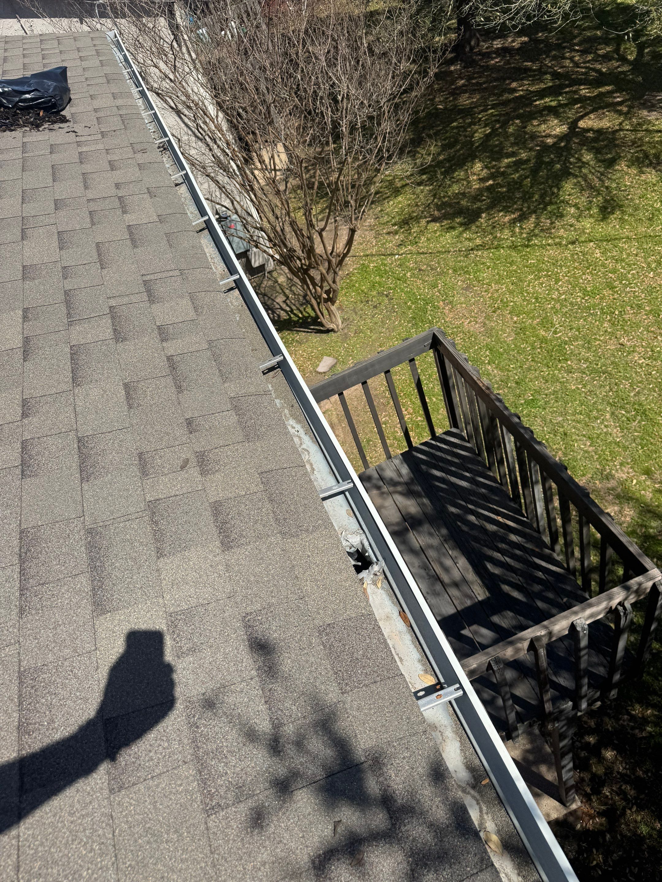 HOA gutter cleaning after photo.