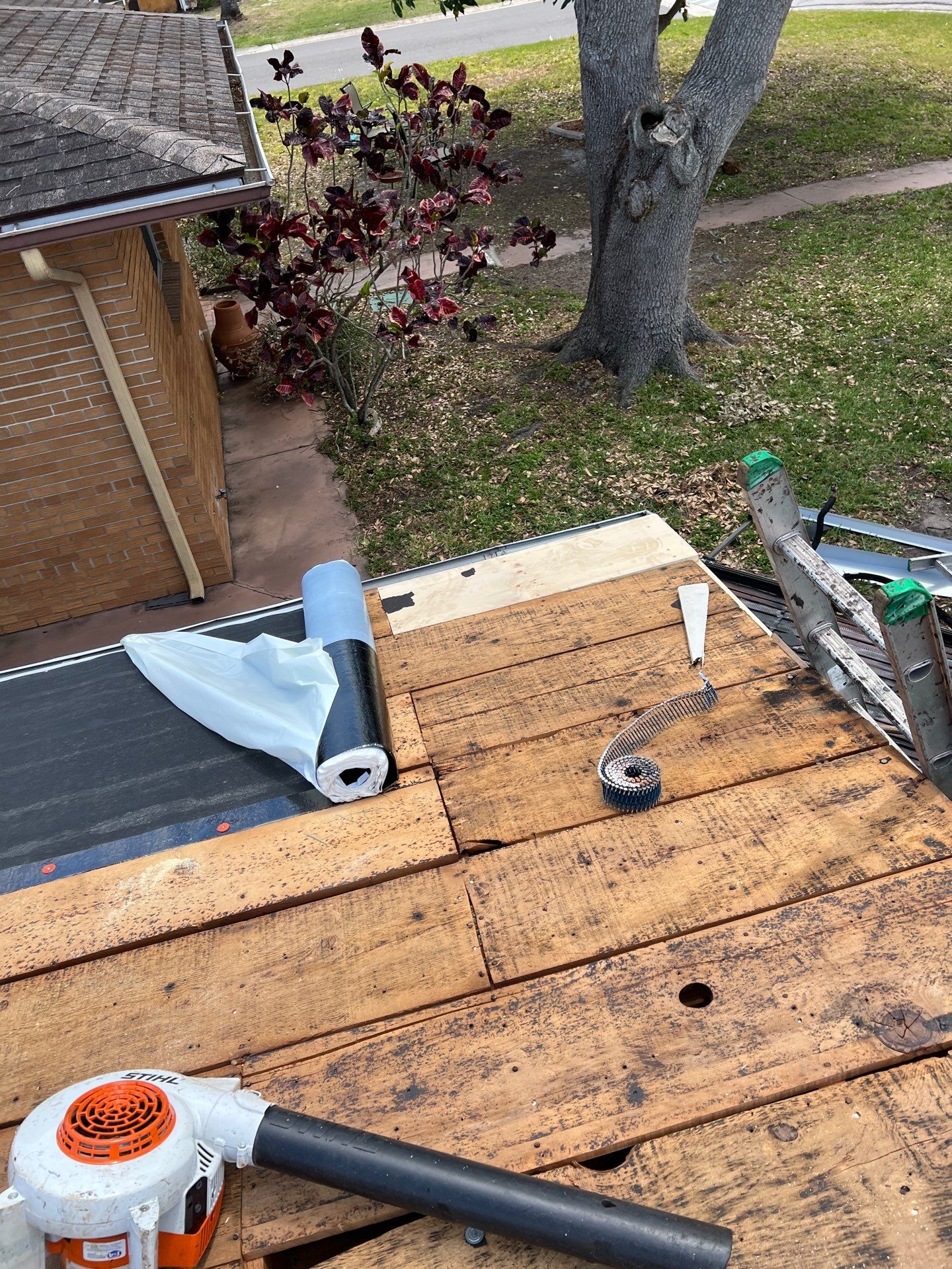 Project in St. Petersburg 33702 by Mitchell Roofing Company LLC 