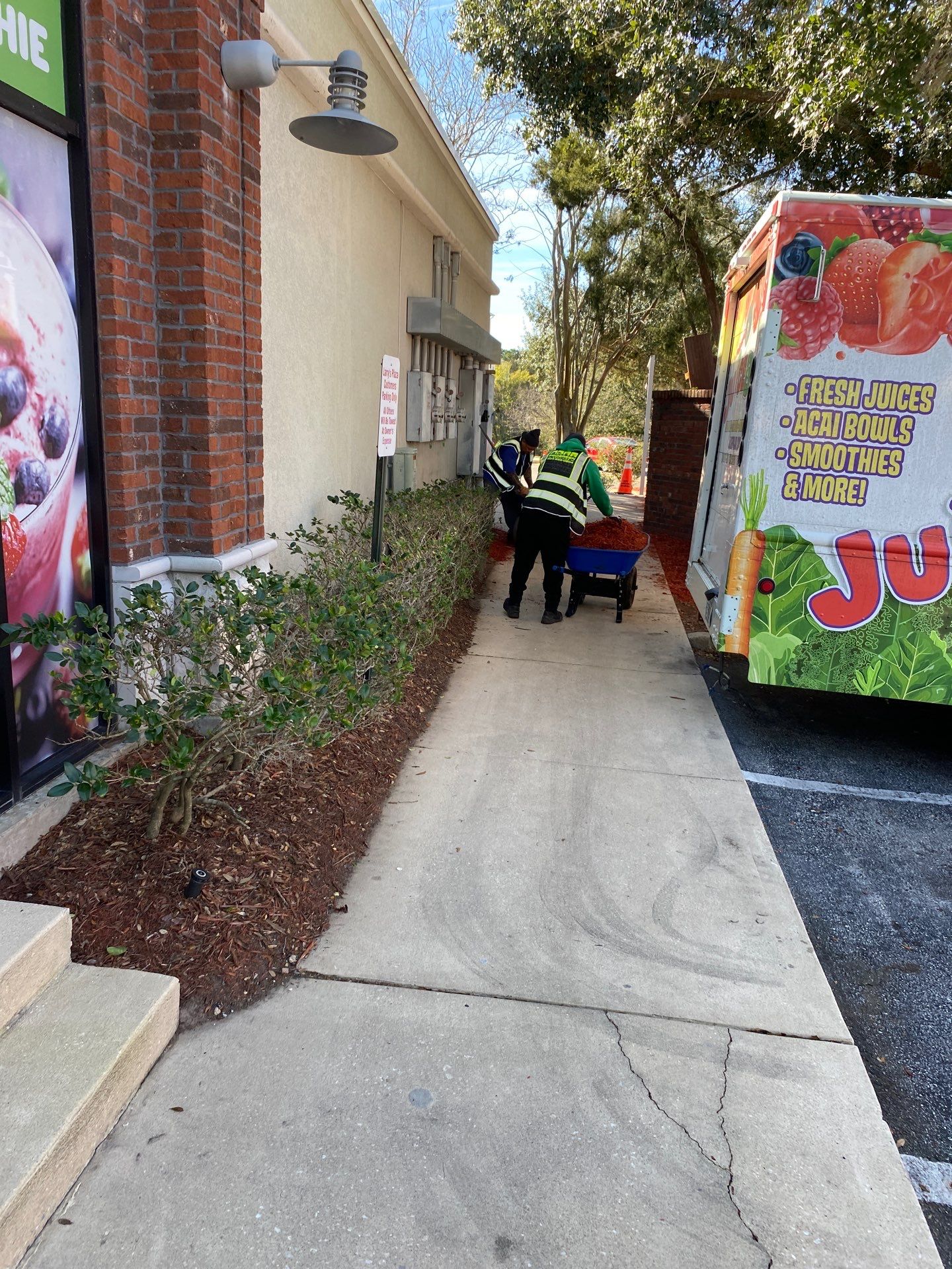 Larry’s Giant Subs | Rock & Mulch by ProGreen Services