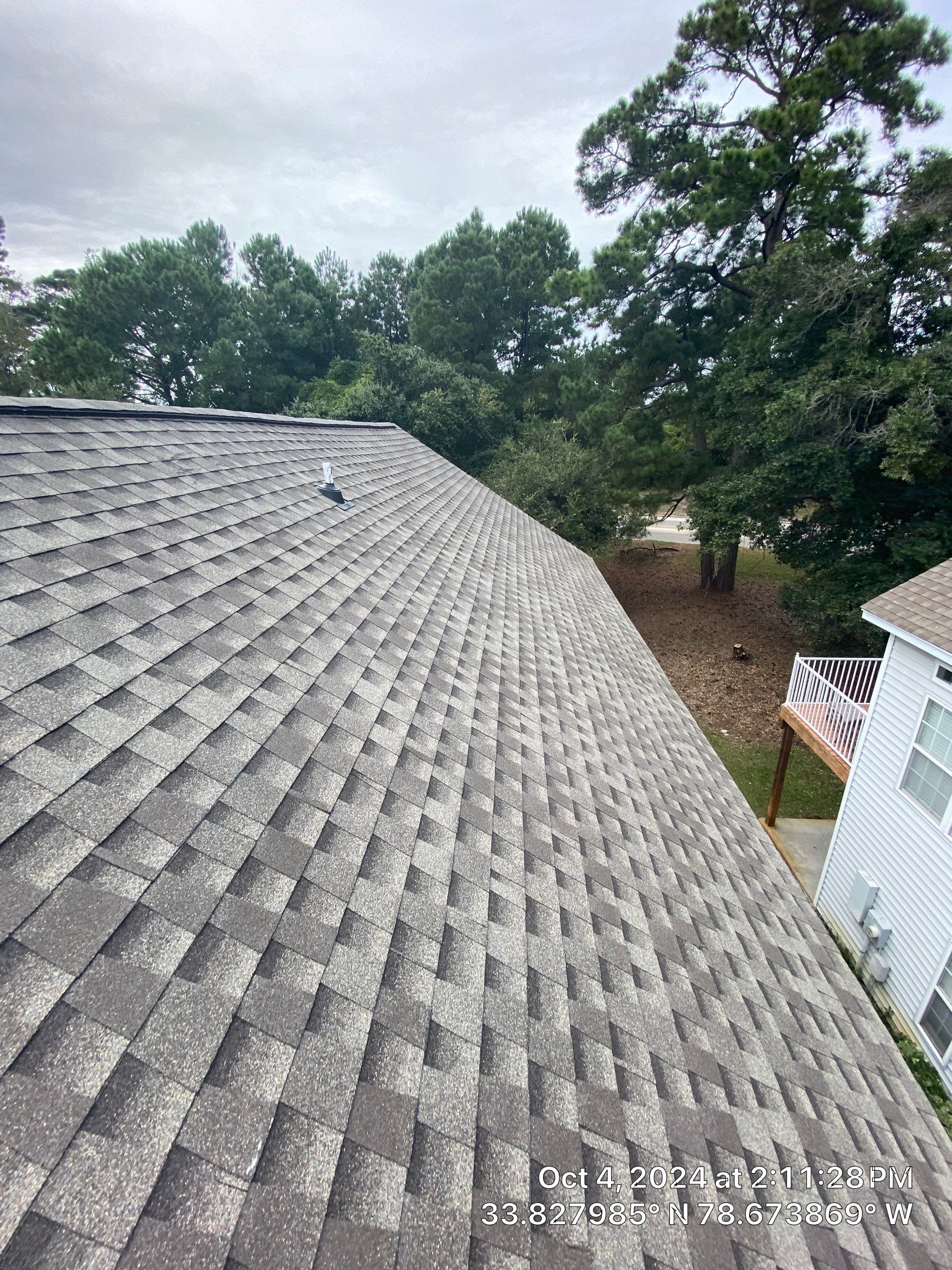 GAF HDZ - Weathered Wood by Linta Roofing Inc