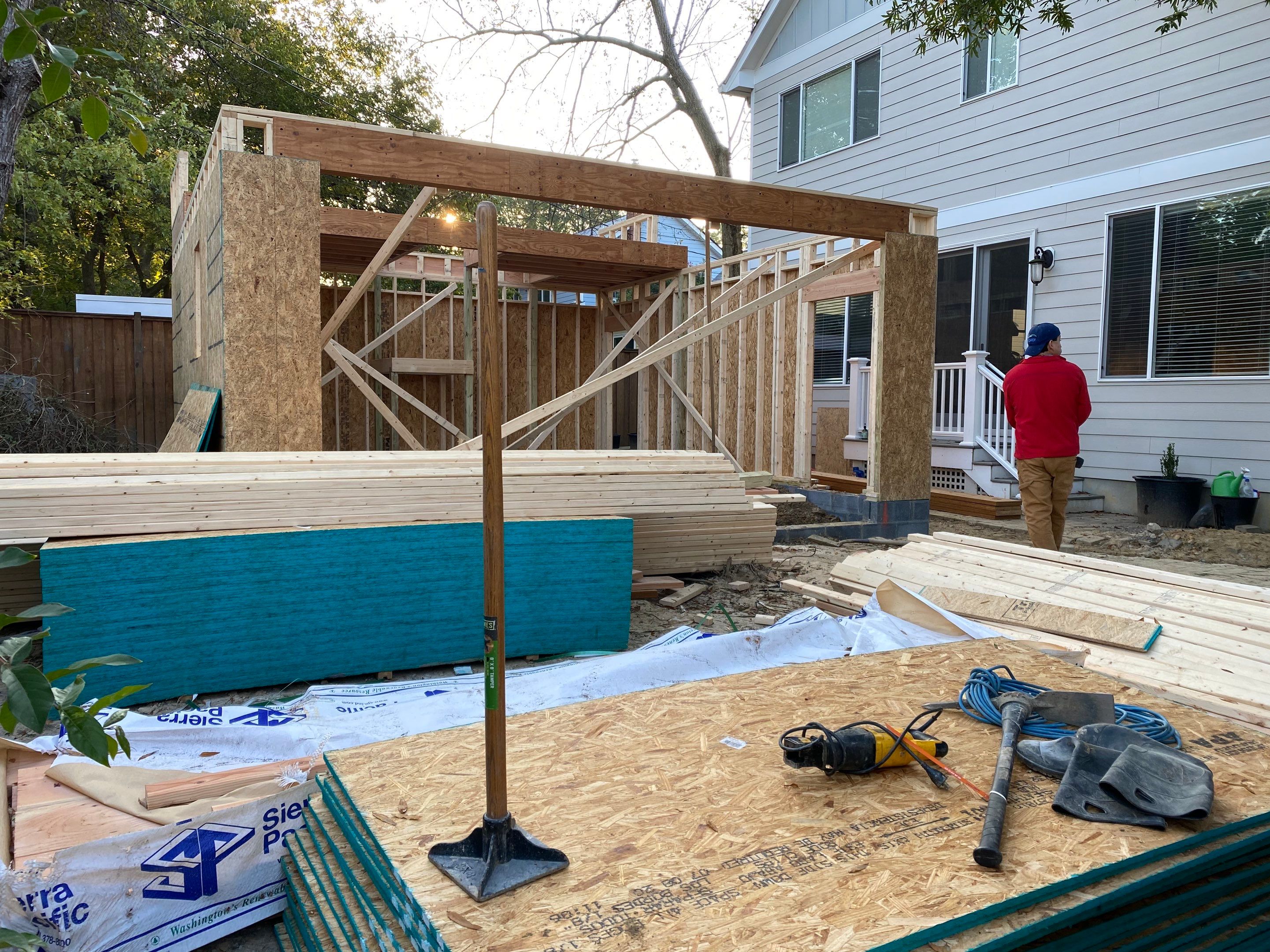 build car garage and efisienci room  using new construction by Jesus Master Handyman LLC 