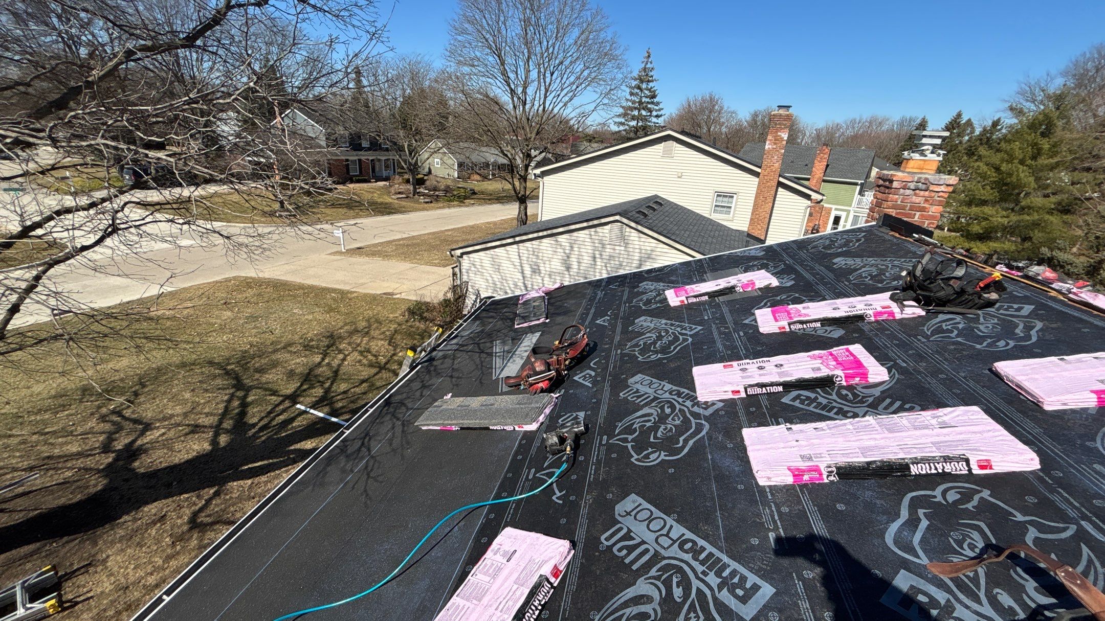 Siding Replacement using Alside Charcoal Smoke and Roof Replacement using Owens Corning Peppercorn by 180 Contractors