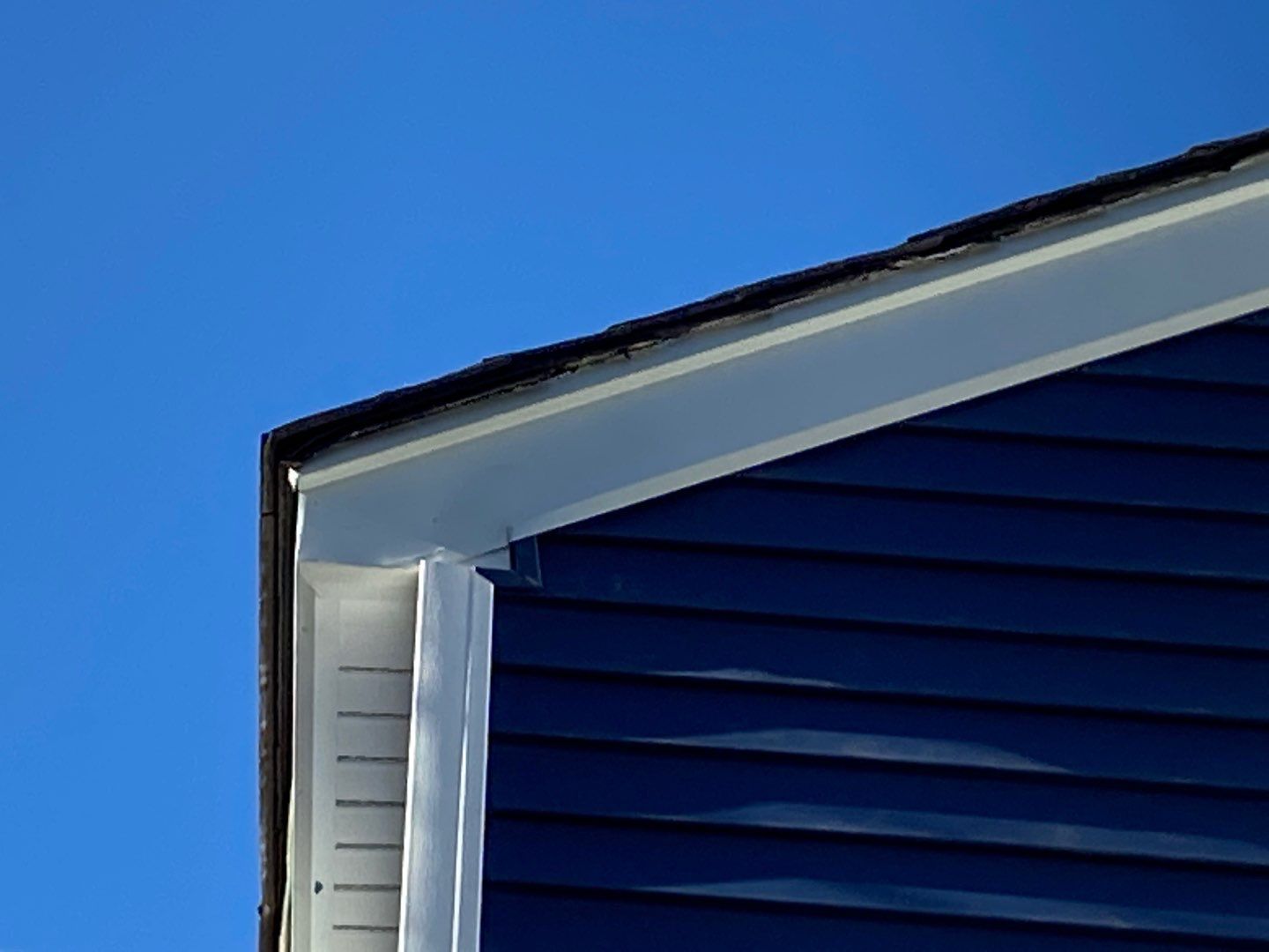 Siding Replacement using Certainteed Restoration Classic D4 Midnight Blue by 180 Contractors