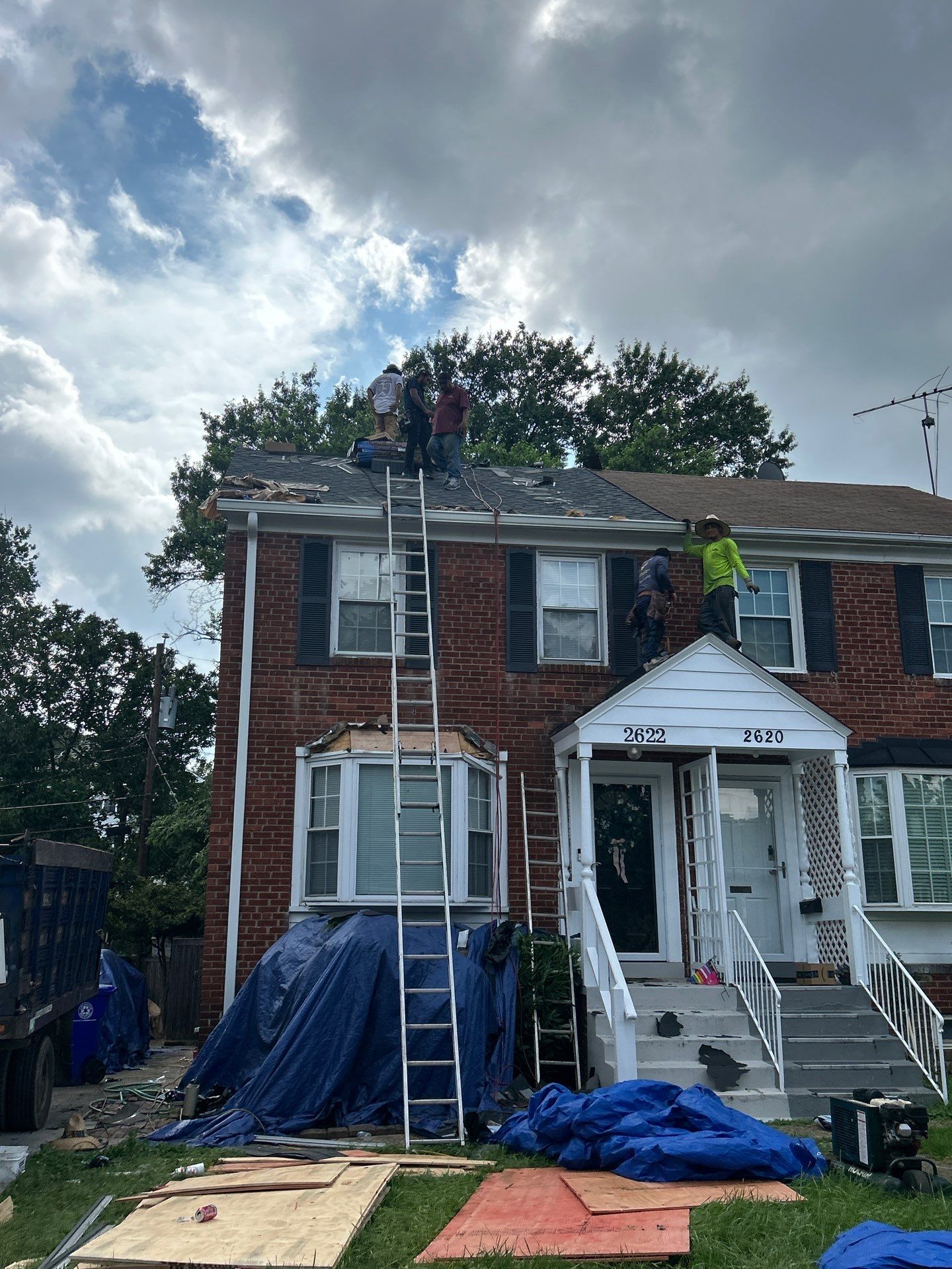 Arlington: Residential Roof Replacement with CertainTeed Landmark Pro in Max Def Pewterwood by RM Banning, Inc.