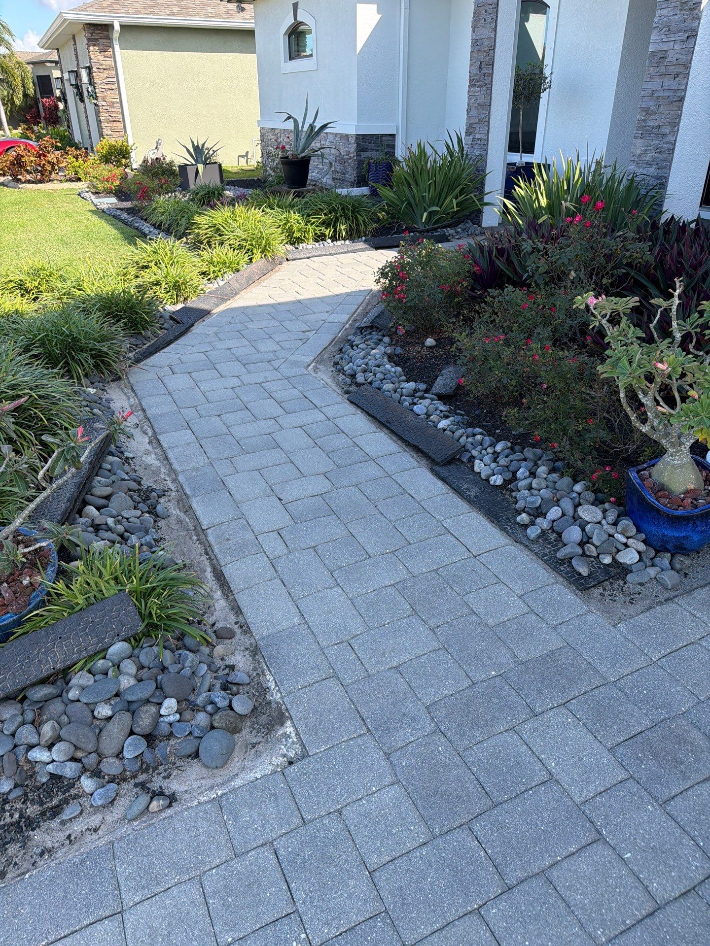 Full-Scale Paver Stripping and Sealing in La Paloma Sun City Center by Supreme Paver Experts