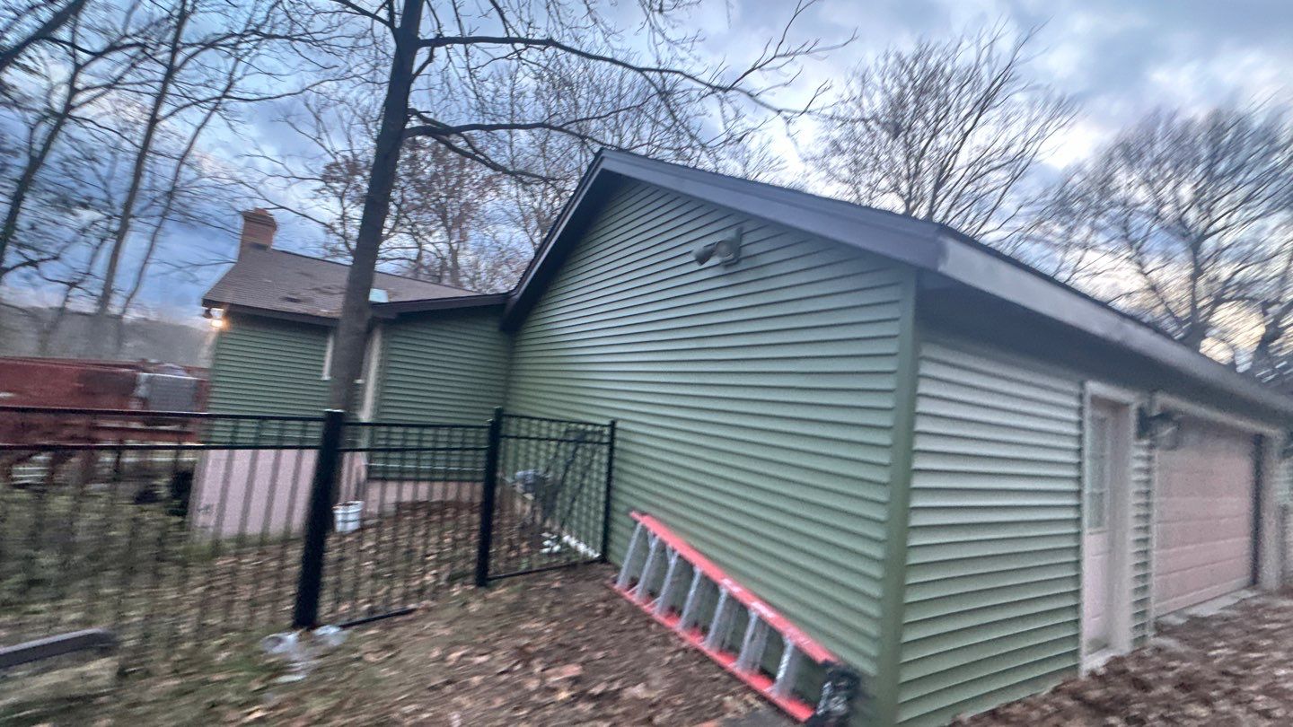 Siding Replacement using CertainTeed Restoration Classis D4 by 180 Contractors