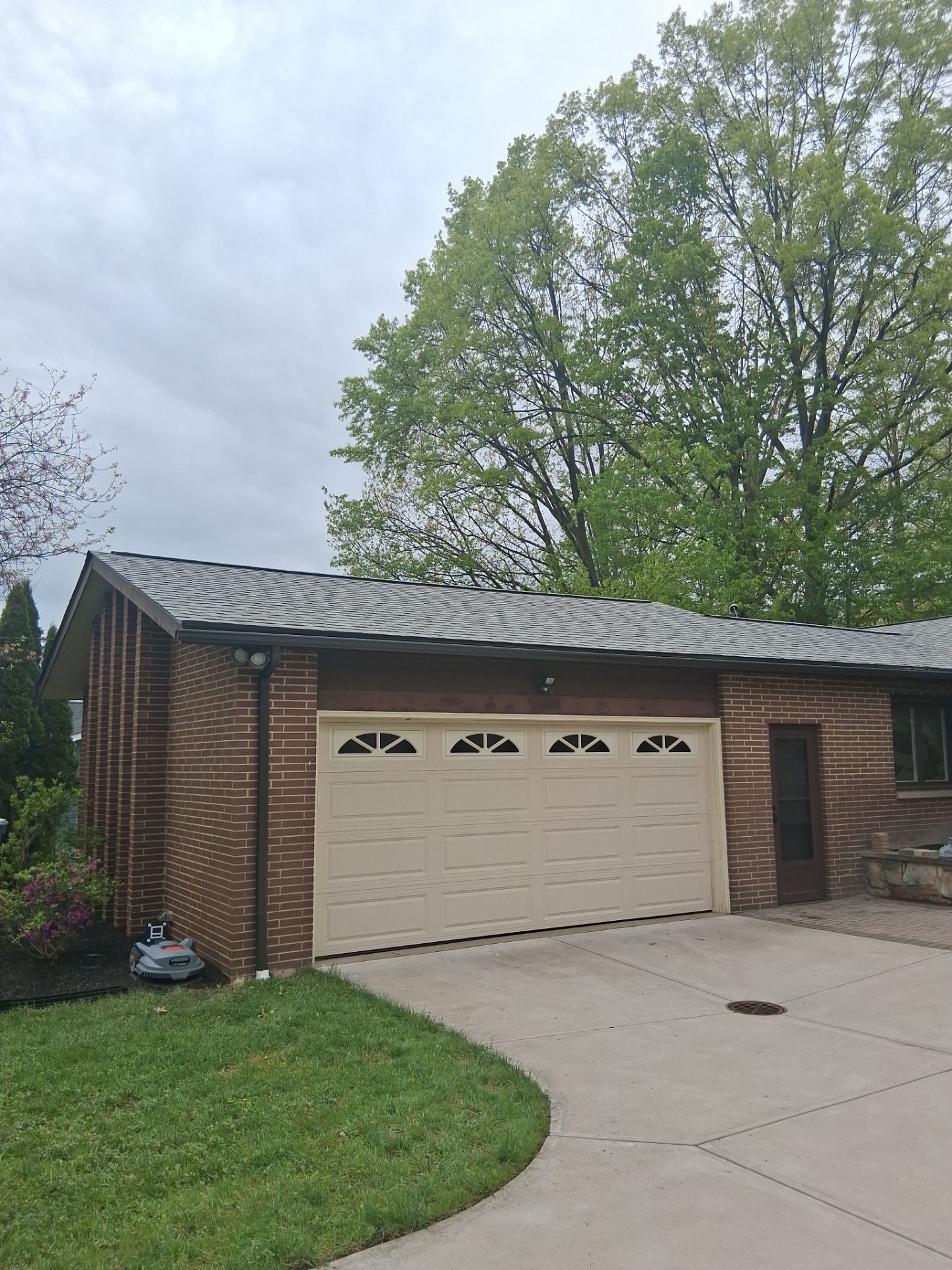 Roof and Gutter Replacement by Homestyle in Willoughby Hills by Homestyle Home Improvements (HHI)