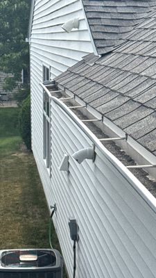 Why Sycamore Gutters Clog and Ice Up