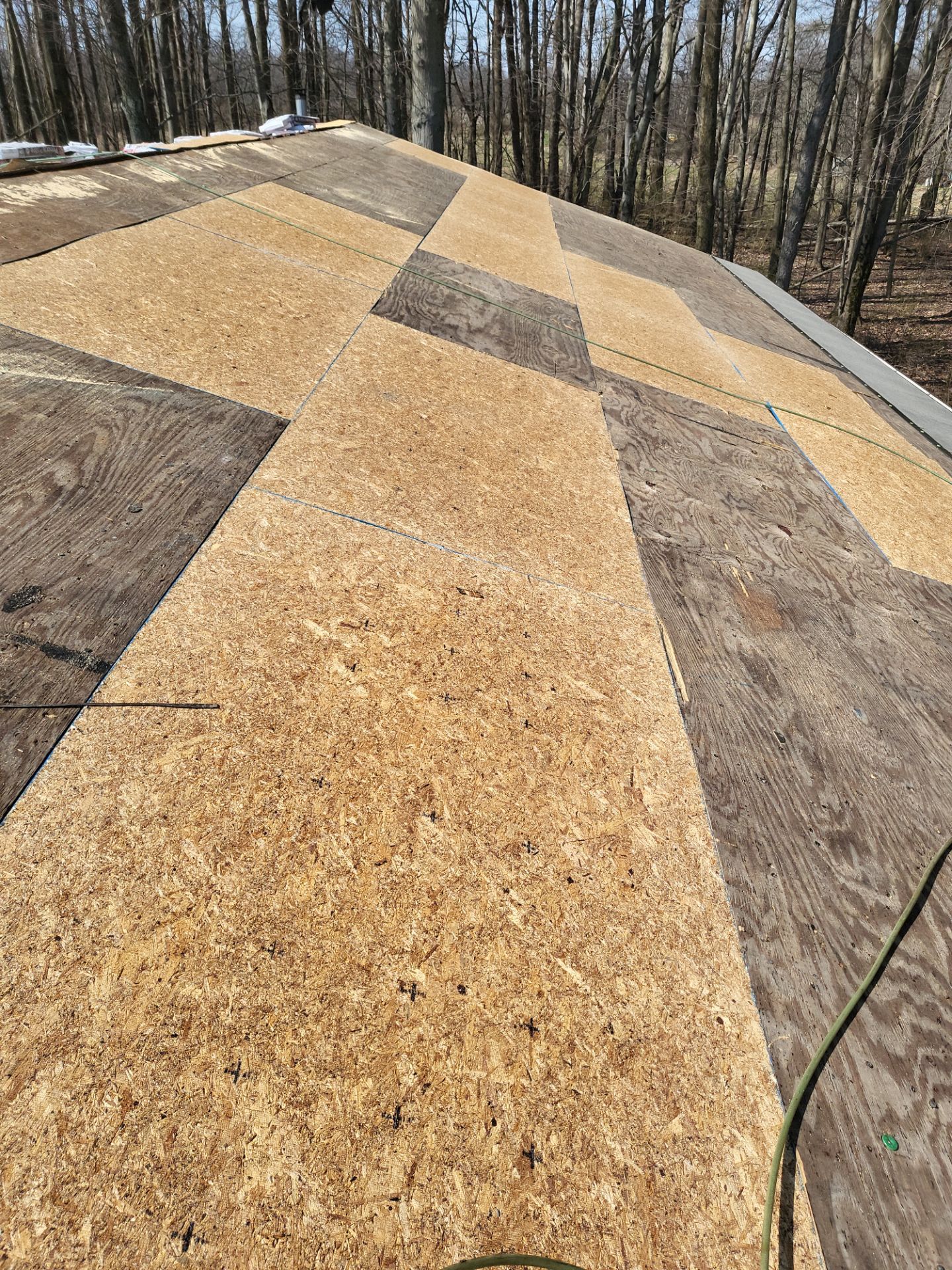 Atlas Pinnacle Color: Majestic Shake; Drip Edge Color: Royal Brown by Eagle Eye Roofing