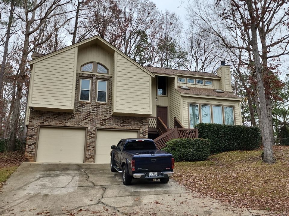 Exterior renovation using James Hardie Siding and Simonton Windows by Indigo State Roofing