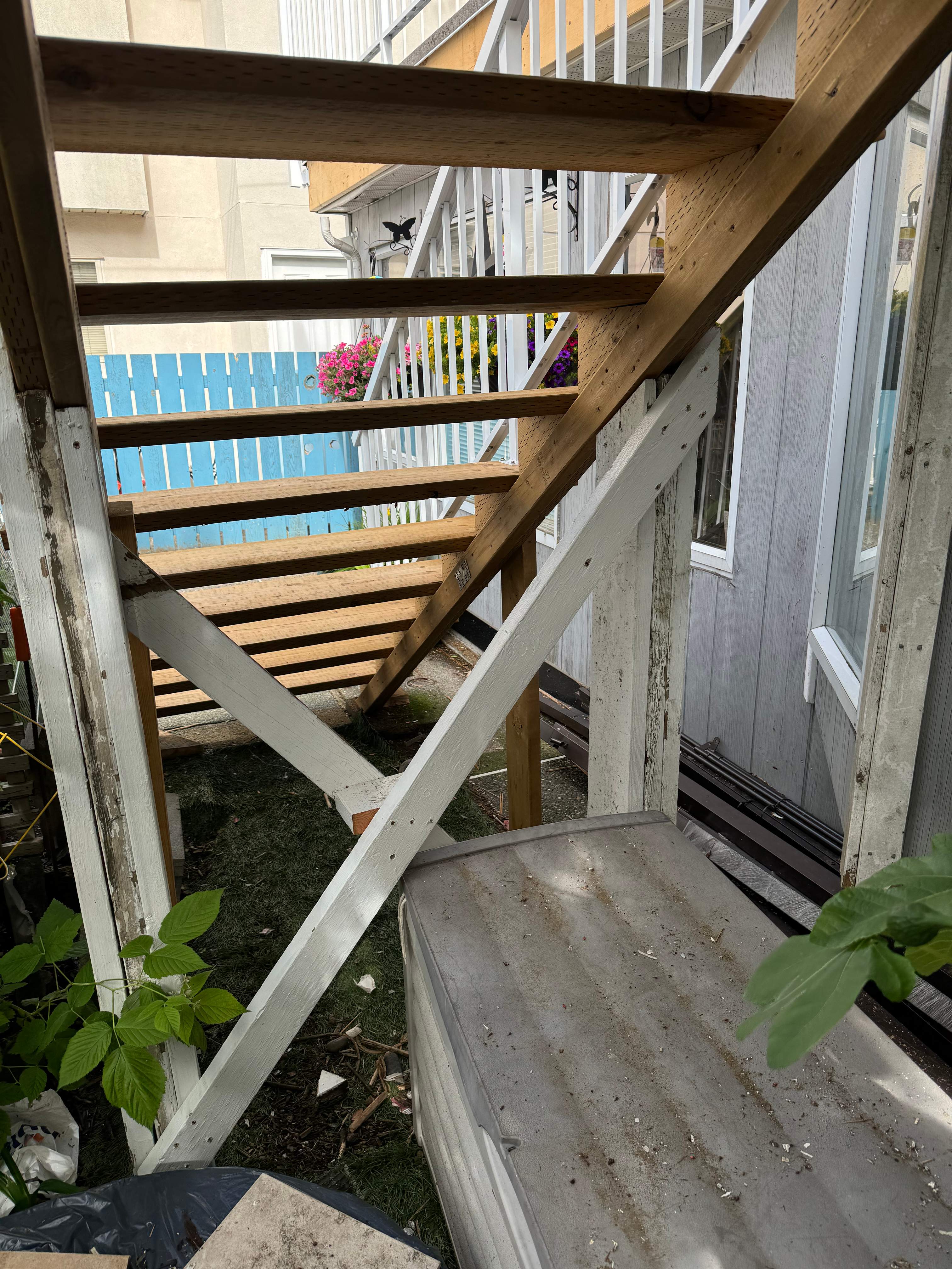 New Deck & New Set Of Stairs by YVR Construction Group