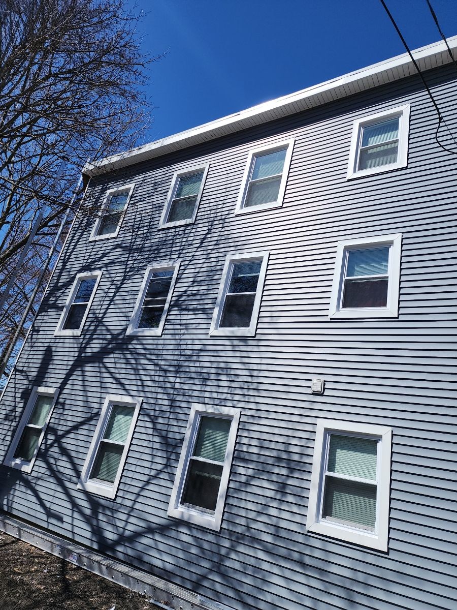 Vinyl siding in Putnam, CT by UBrothers Construction