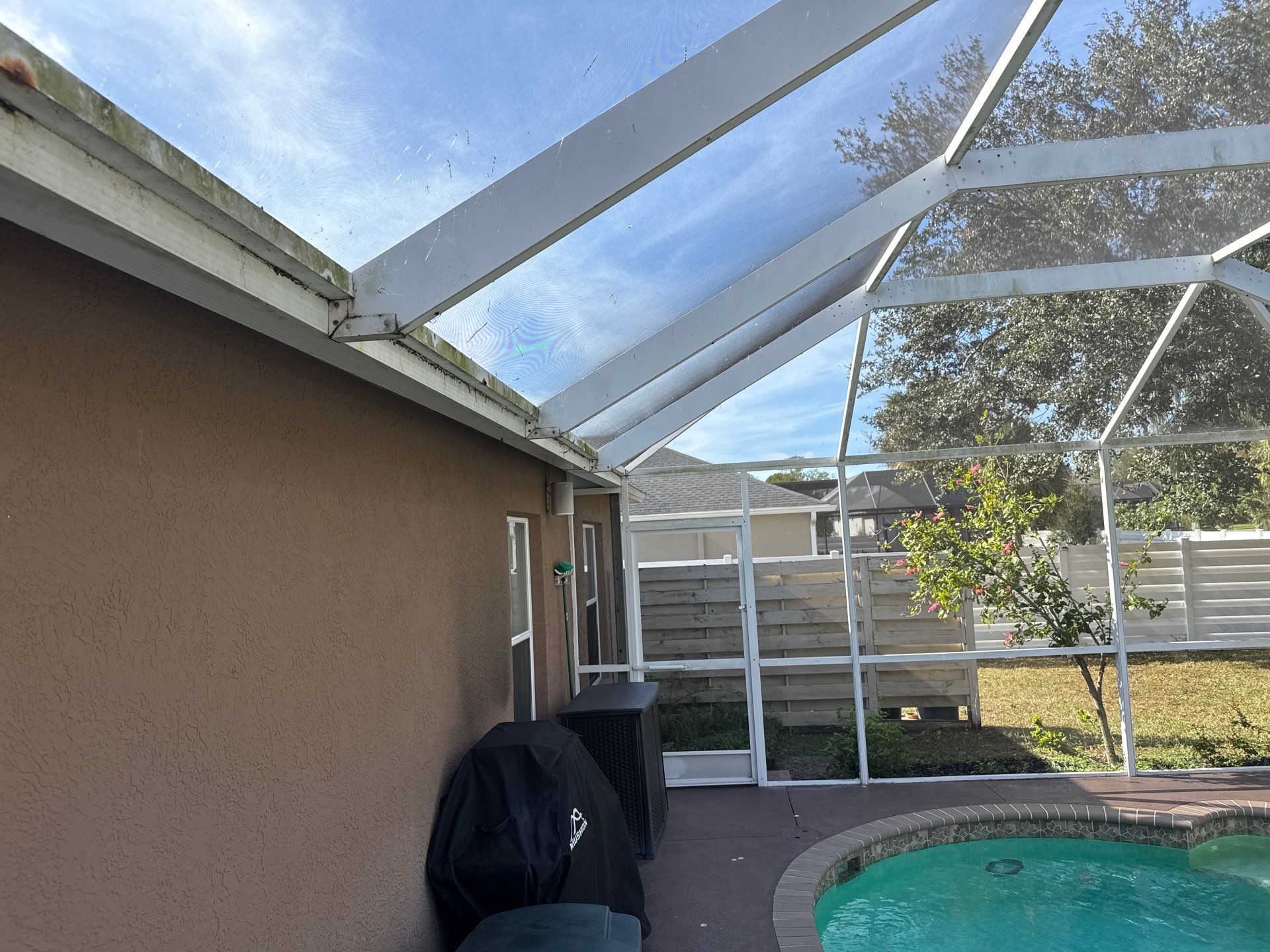 Driveway, Sidewalk, Street Curbing & Pool Screen Enclosure Cleaning in Regency Oaks, Palmetto, FL | Sunshine AquaWash by Sunshine AquaWash