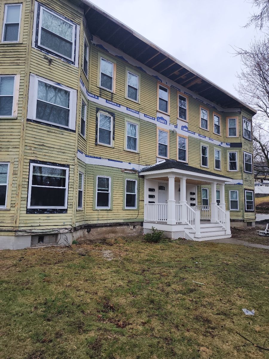 Vinyl siding in Putnam, CT by UBrothers Construction