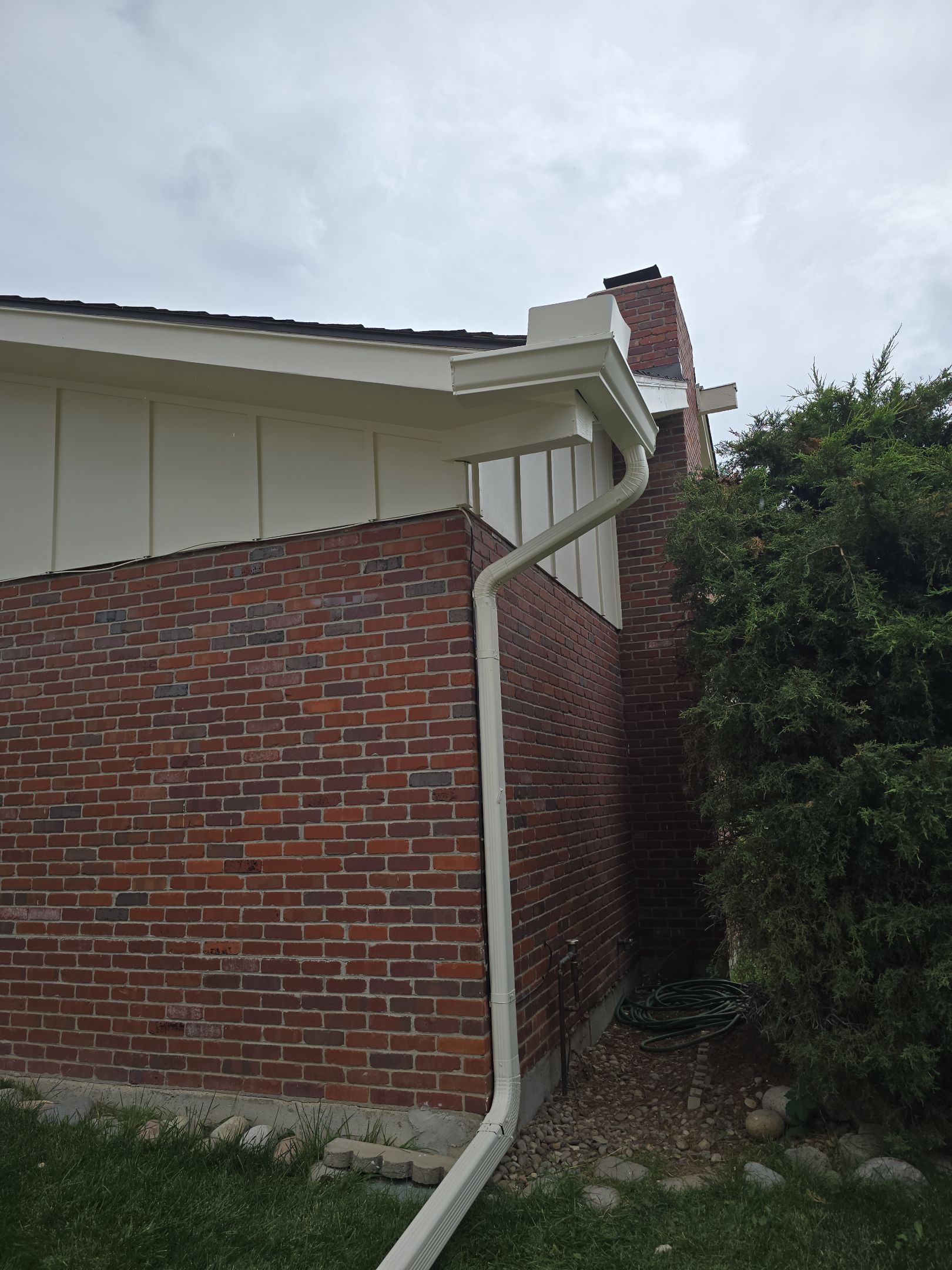 Restoring Beauty: Casa Blanca Makeover for This Duplex by J&M Painting LLC