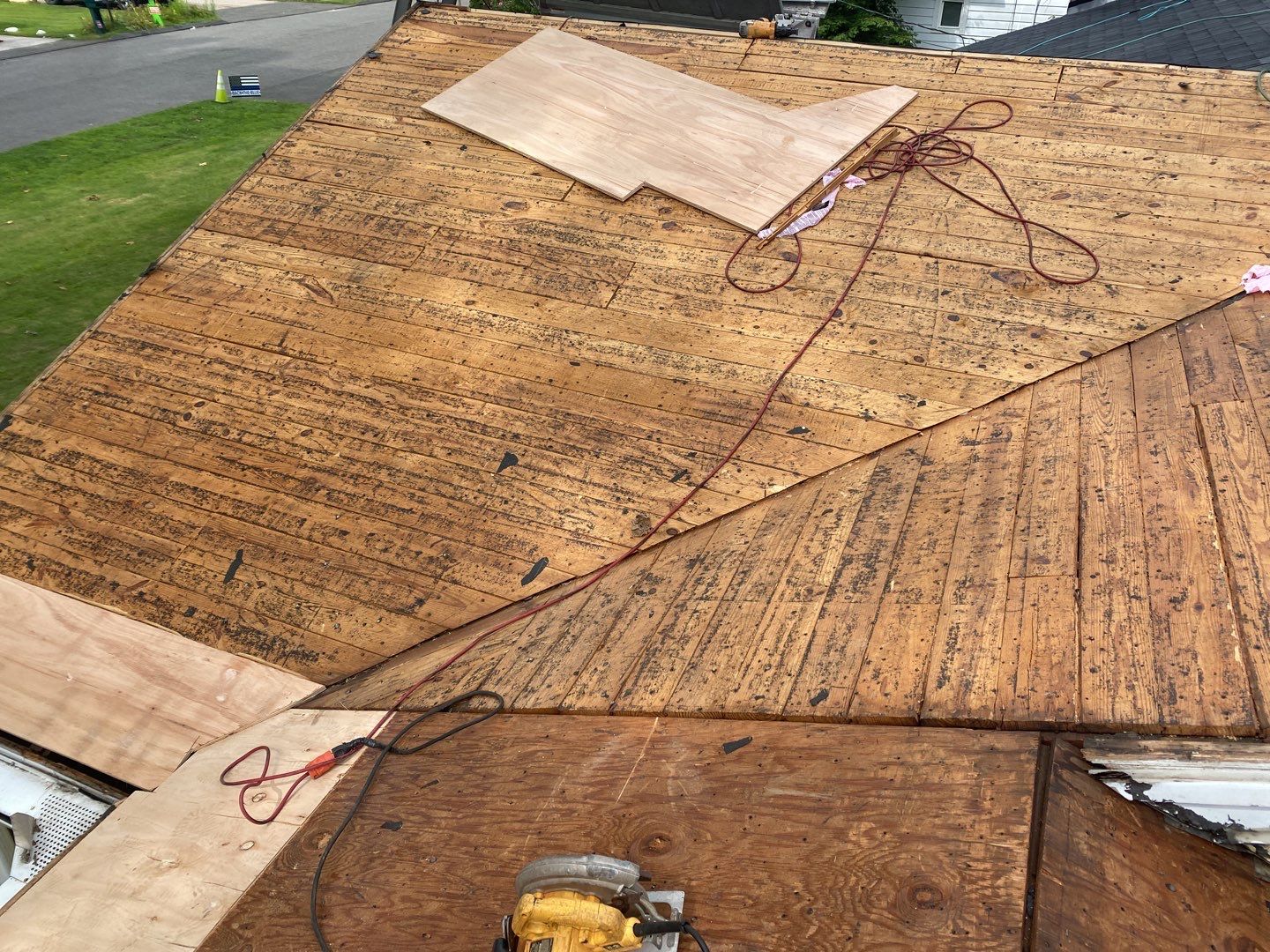 Siding Installation using Certainteed monogram charcoal gray Owens Corning Onyx Black by A Plus Exterior