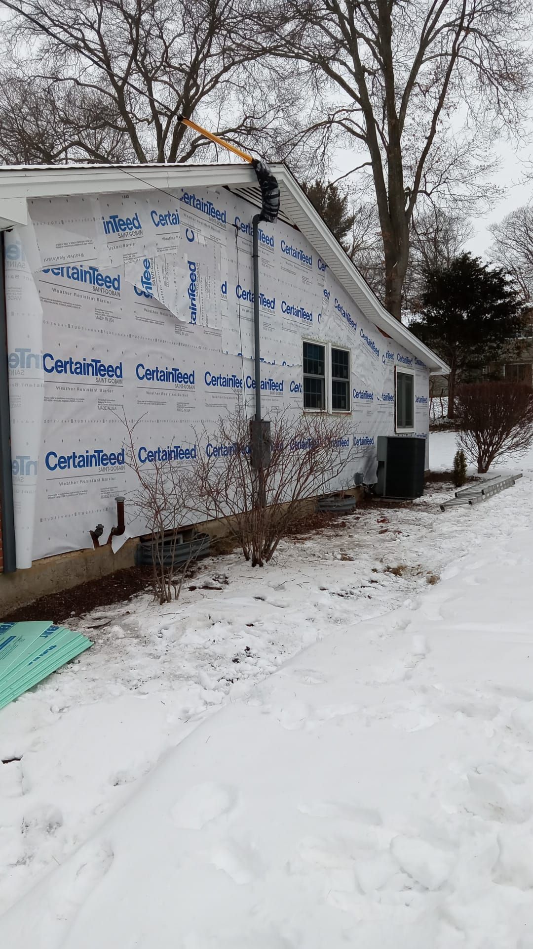 Elevated Siding with Cert Cedar Impressions D/7 Perfection straight bottom, Midnight Blue and Cert Monogram D/4 x 25' clapboard, Midnight Blue by DiGiorgi Roofing and Siding Inc