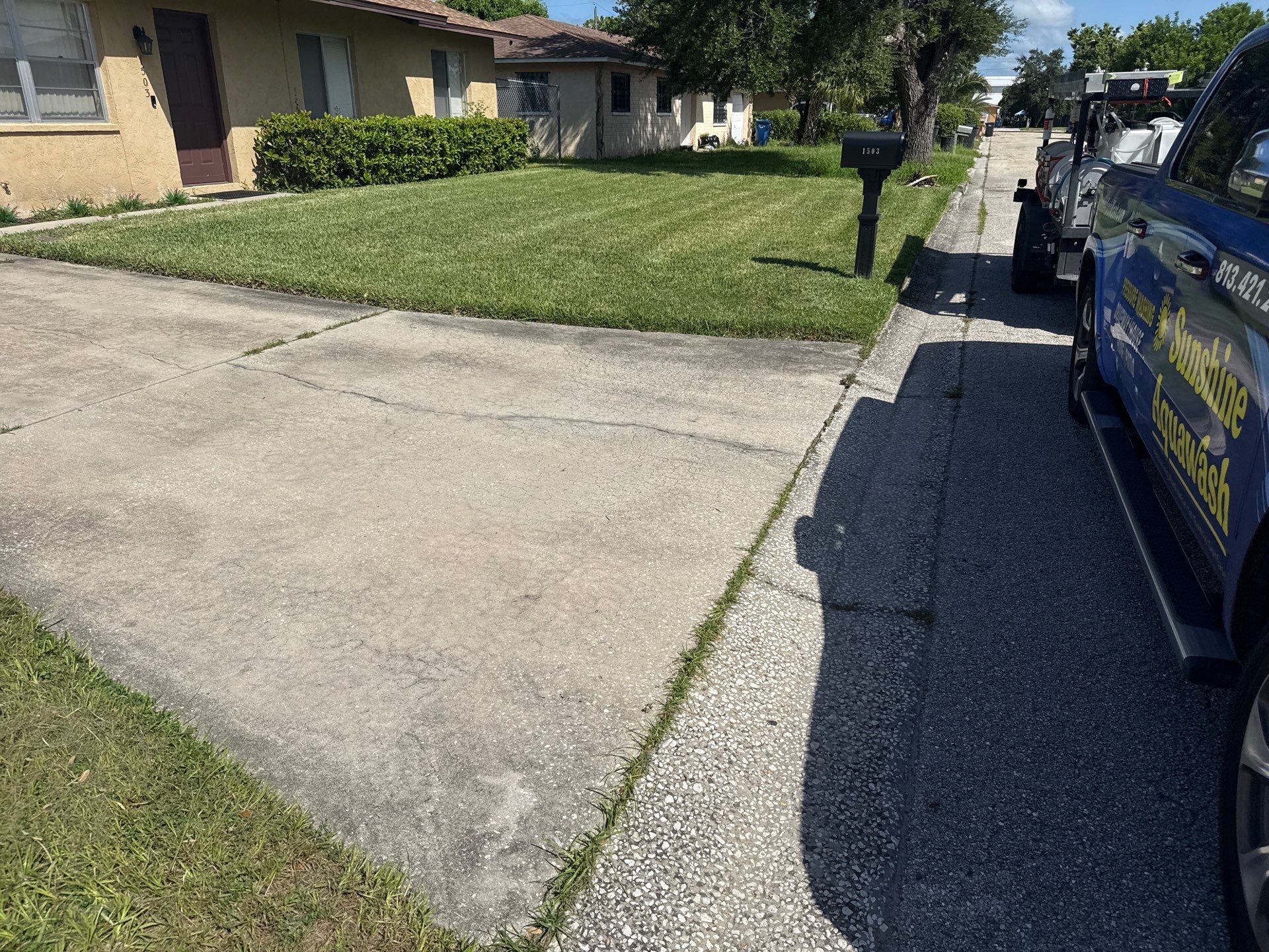 Concrete Driveway & Paver Cleaning – Sylvan Oaks, Palmetto, FL by Sunshine AquaWash