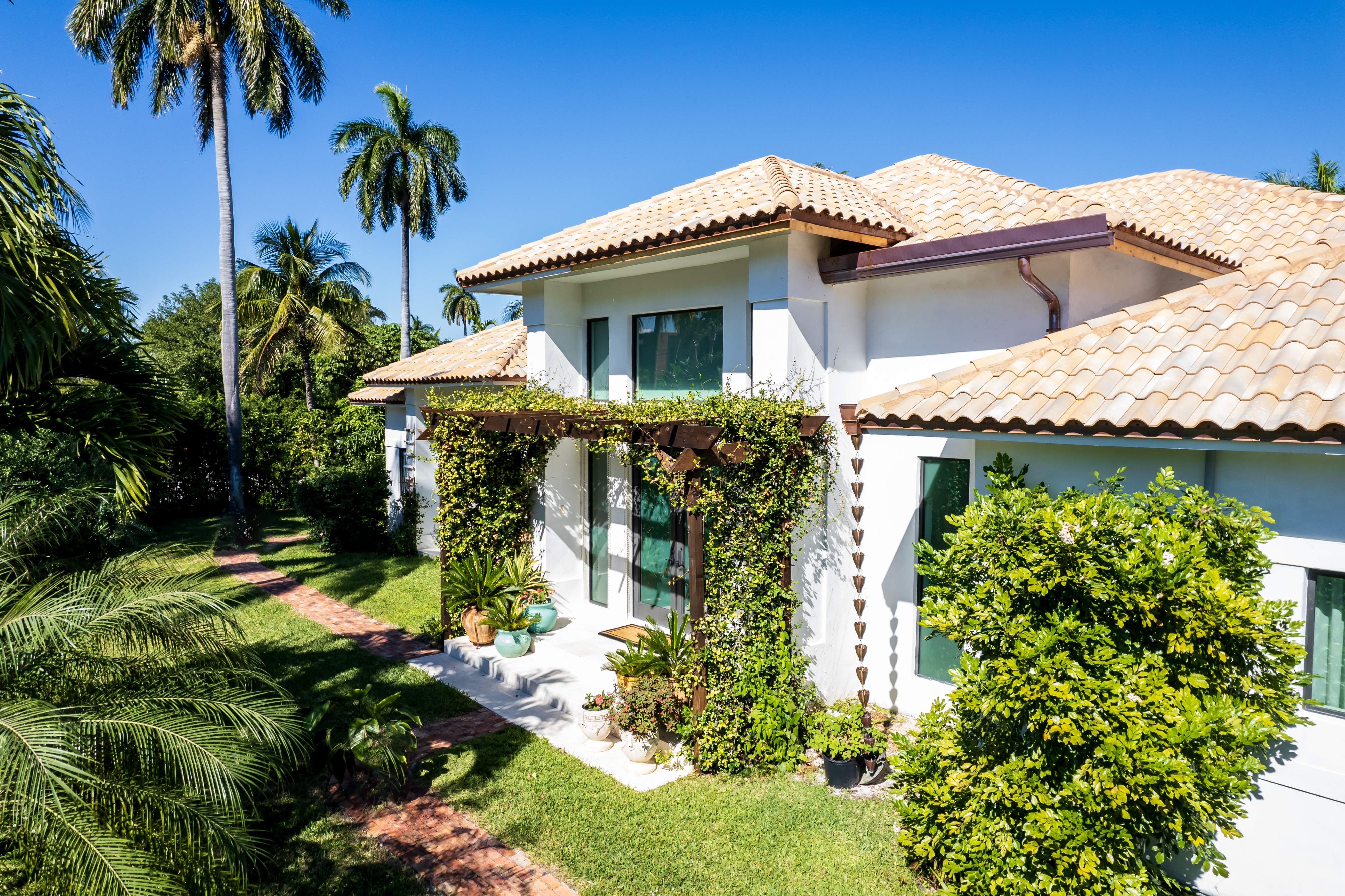 Ludowici - Spanish S - Provence Impressionist by Istueta Roofing