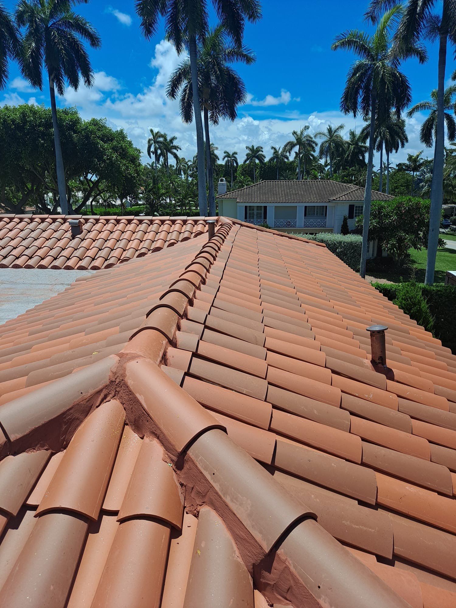 Verea Barrel - Red and Ohio Red Color by Istueta Roofing
