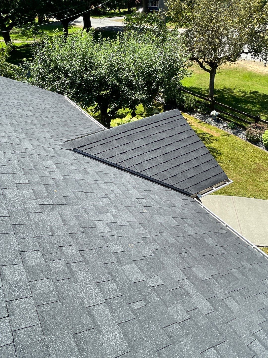Residential Roofing Installation using OC Oakridge shingles by Top Notch Roofing Inc