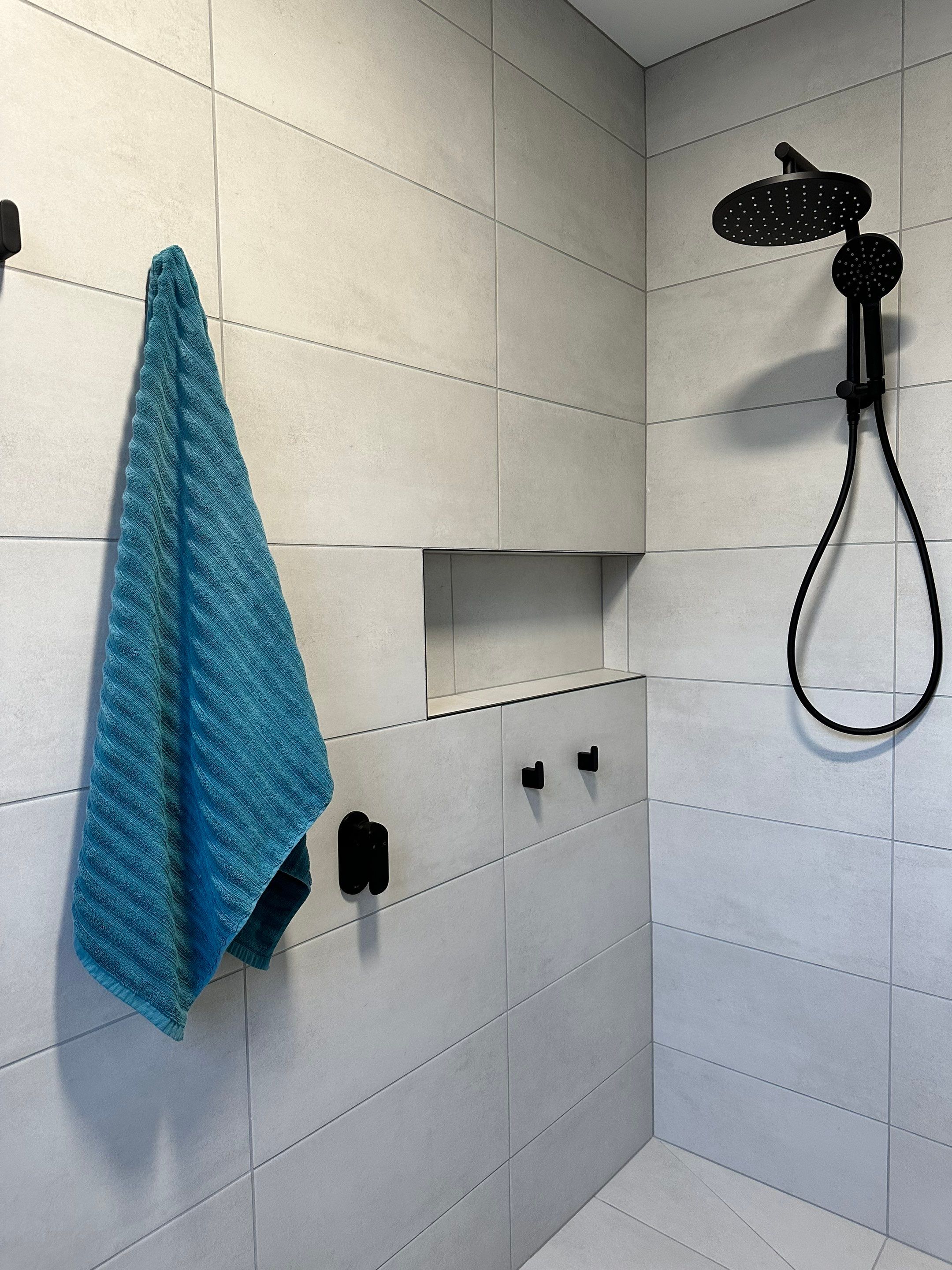 Small Main Bathroom Renovation by Re-seal Bathrooms