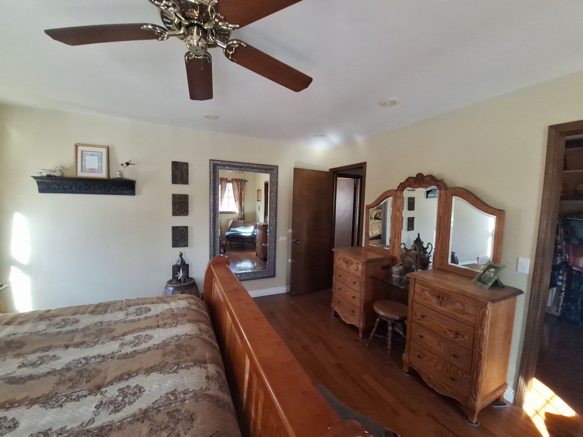 Interior Repaint & Trim Refinishing – Spring Lake, Michigan by Gordon Painting