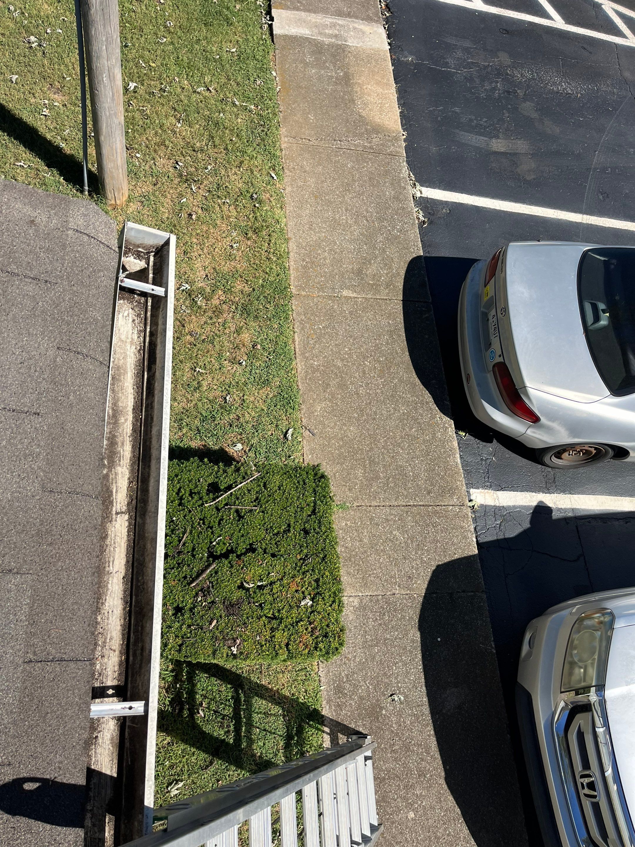 Commercial gutter cleaning Nashville, TN after photo with clean gutters