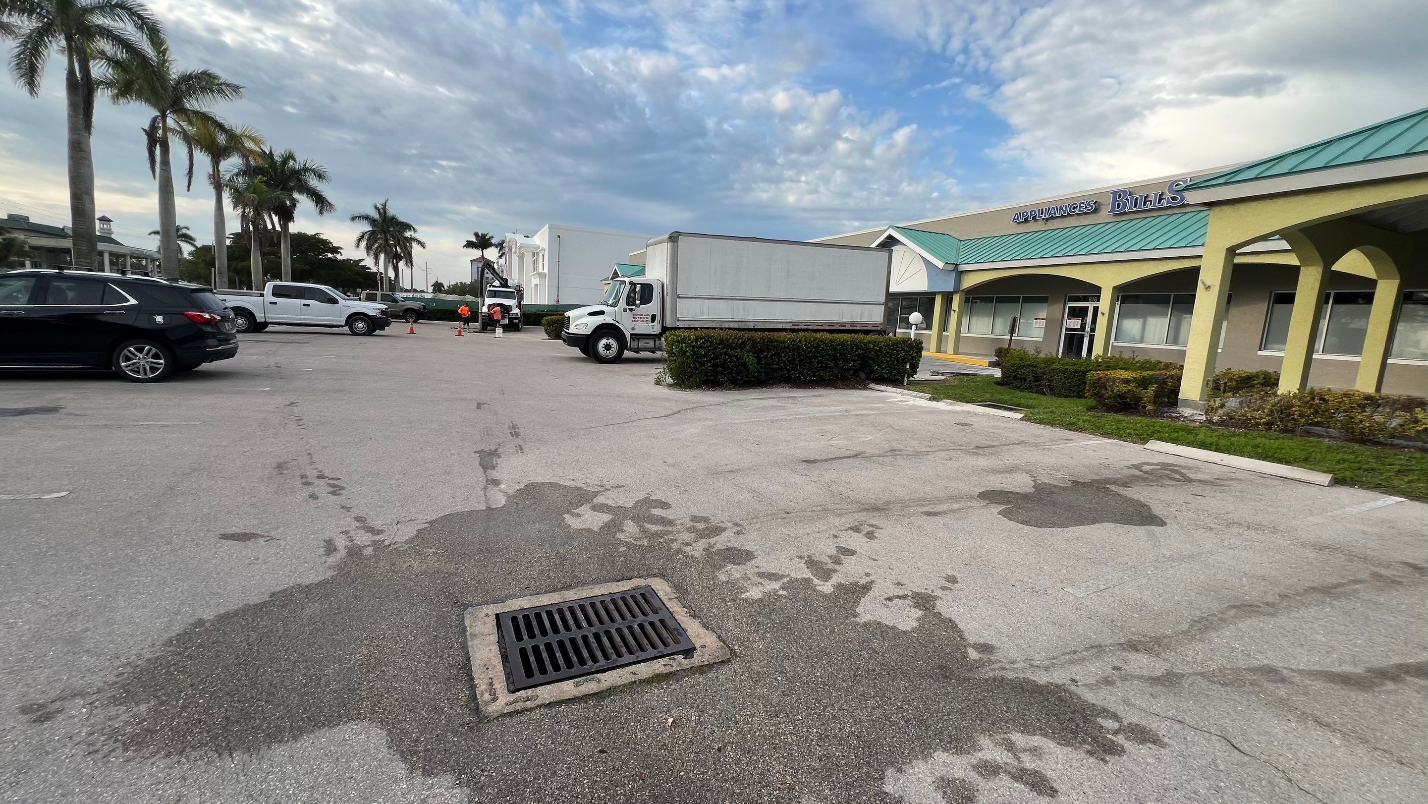 Stromwater System Maintenance at Bill Smith Appliances / Critter Cafe Marco Island Catch Basin by Don Mar, Inc. Storm Water Solutions