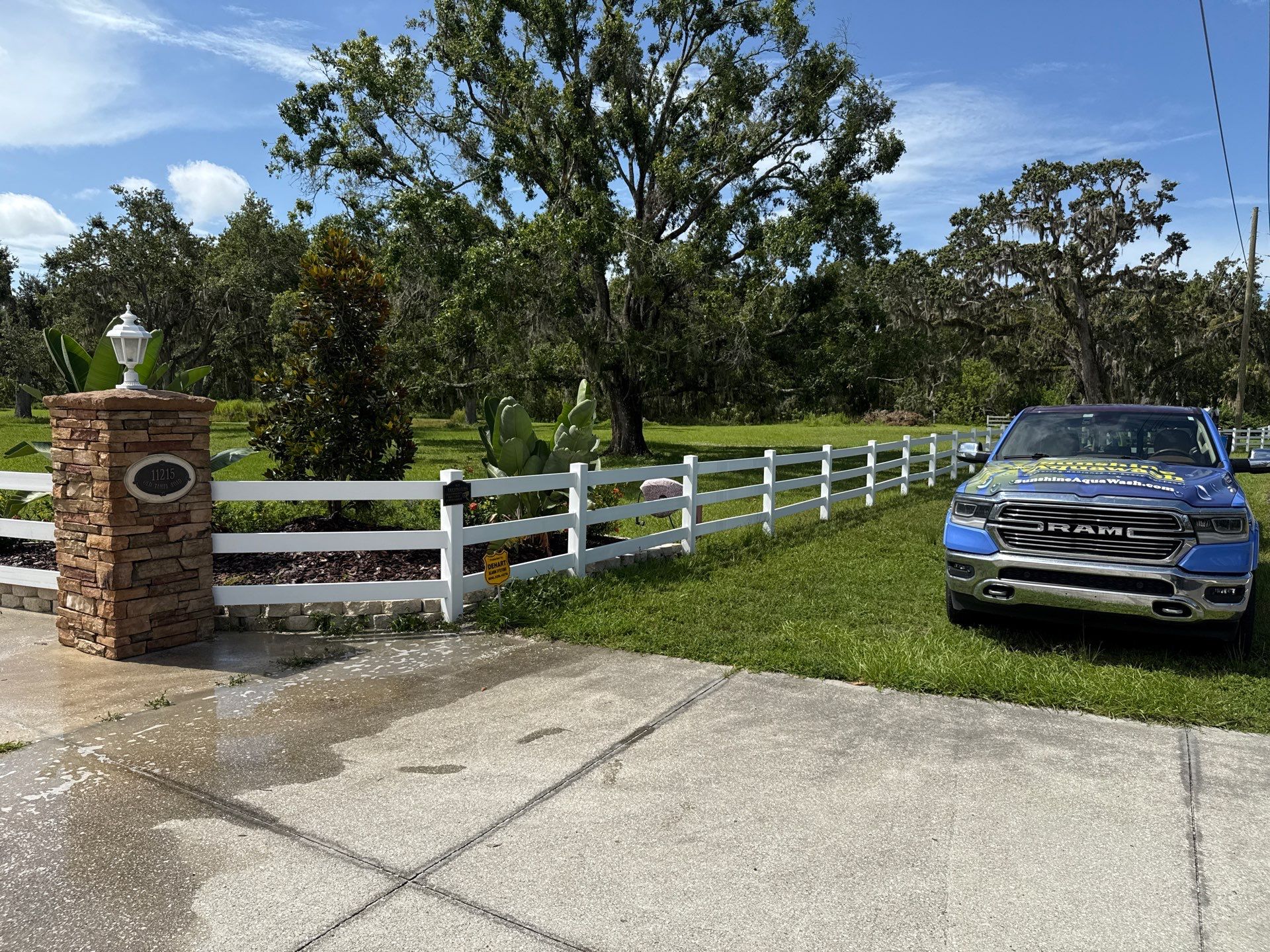 🐎 Vinyl Horse Fence, Entrance Cleaning + House Wash – Parrish, FL by Sunshine AquaWash