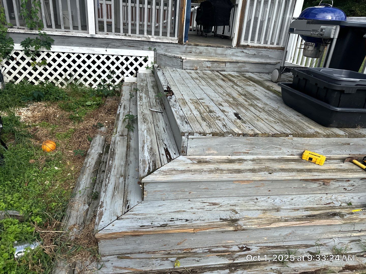 Wood Deck using Wood Sealant by DuraSeal