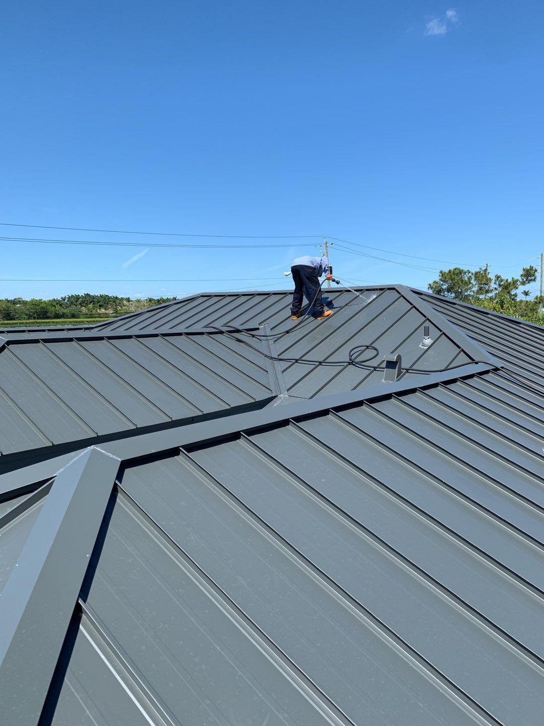 Metal Roof - Galvalume - Charcoal by Istueta Roofing