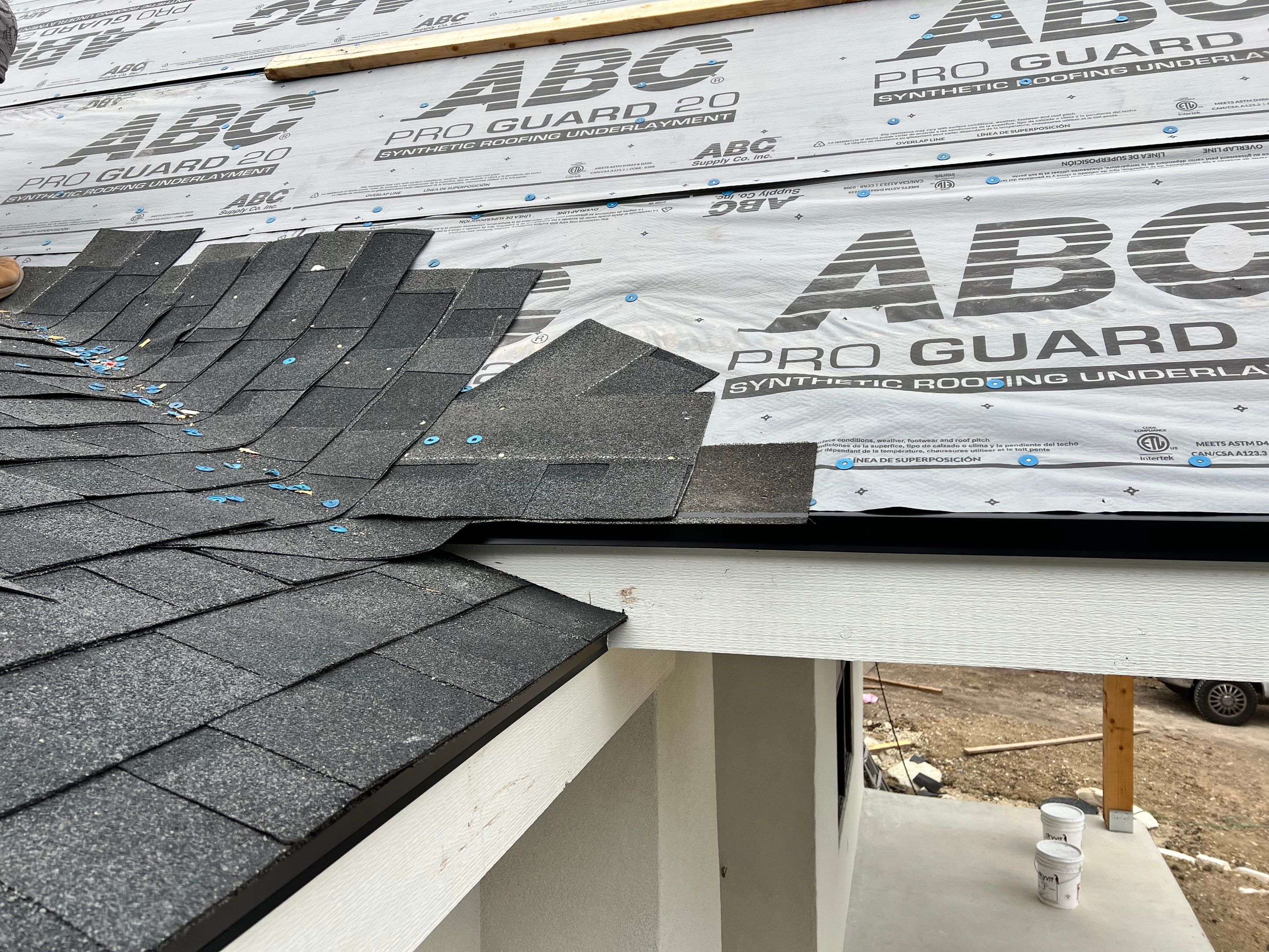 New Home Construction using Owens Corning 30 year Architectural Shingles by Premier Roofing and Contracting