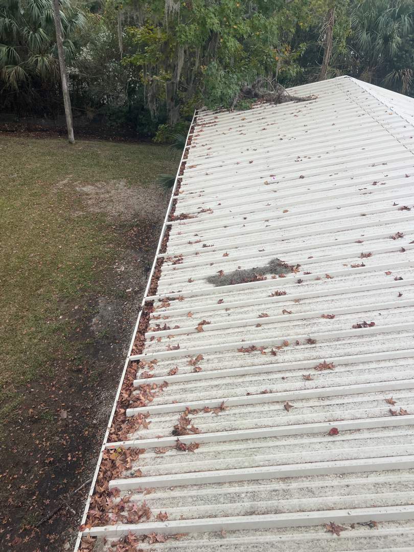 Ponte Vedra Beach gutter cleaning job, Job done, gutters at a residential location