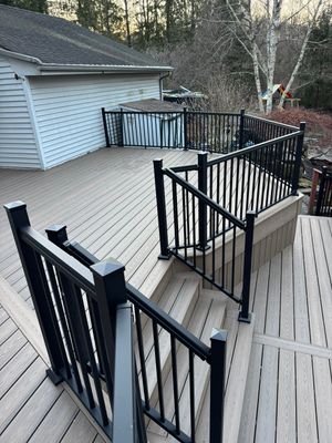 New Deck using Deckorators decking and vinyl railings