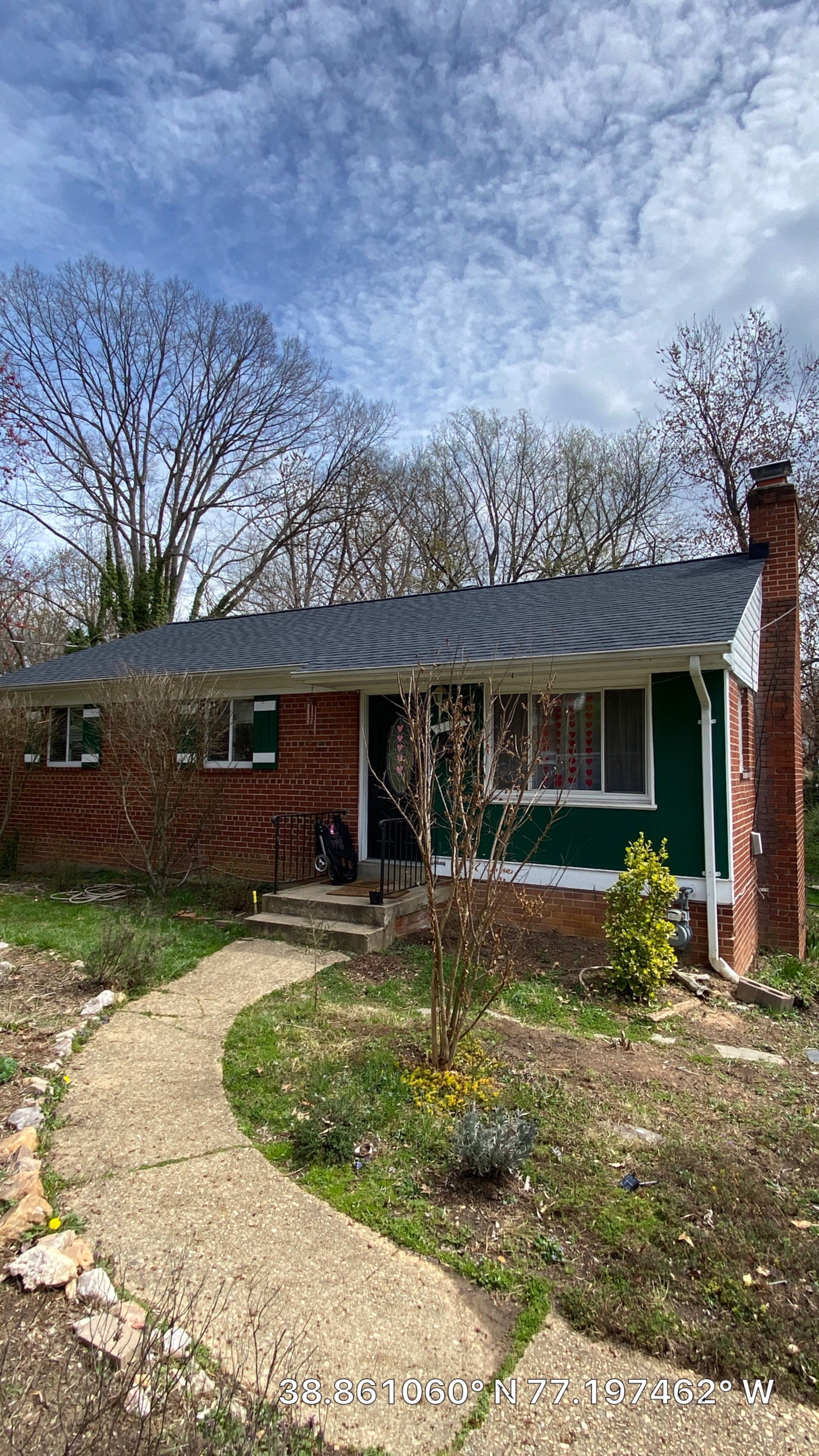 Falls Church - Certainteed Landmark Charcoal Black Roof Project by RM Banning, Inc.