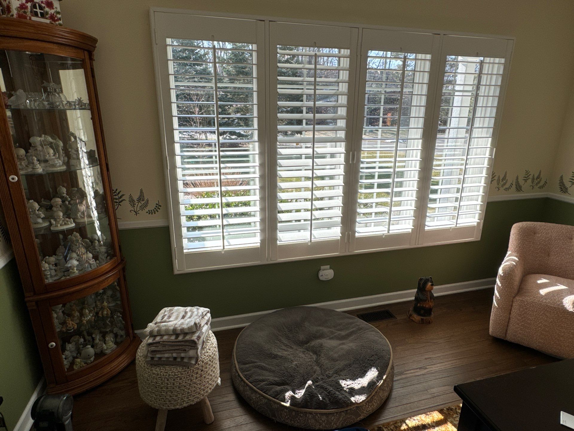 Seating Room Re-paint by Gordon Painting