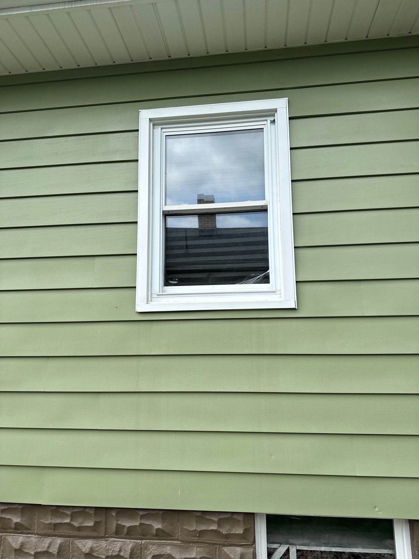 White Vinyl Window Replacement and Installation in Uhrichsville by Ohio State Windows