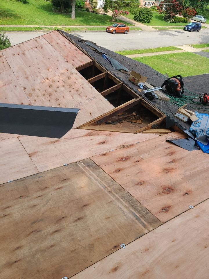 Alexandria: CertainTeed Landmark Pro Architectural Shingles in Max Def Shenandoah by RM Banning, Inc.