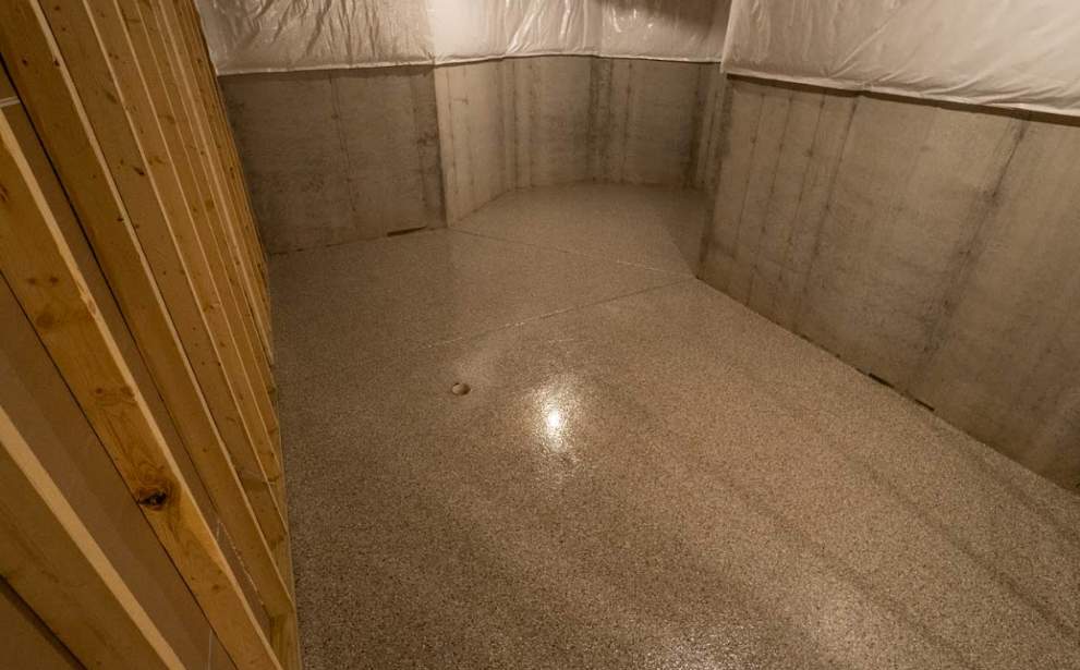 Creekbed Flake Basement Floor Coating by Level 10 Coatings