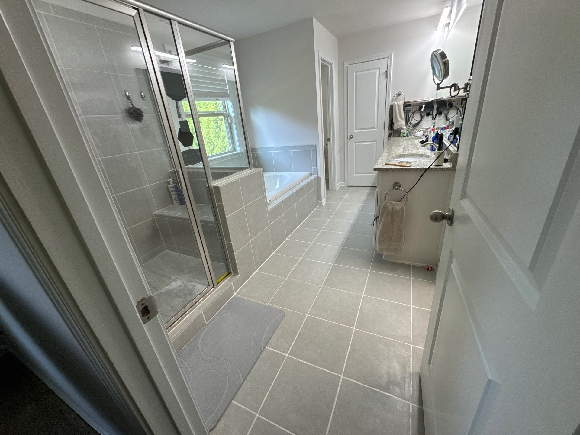 Master bathroom renovation by Prudencio