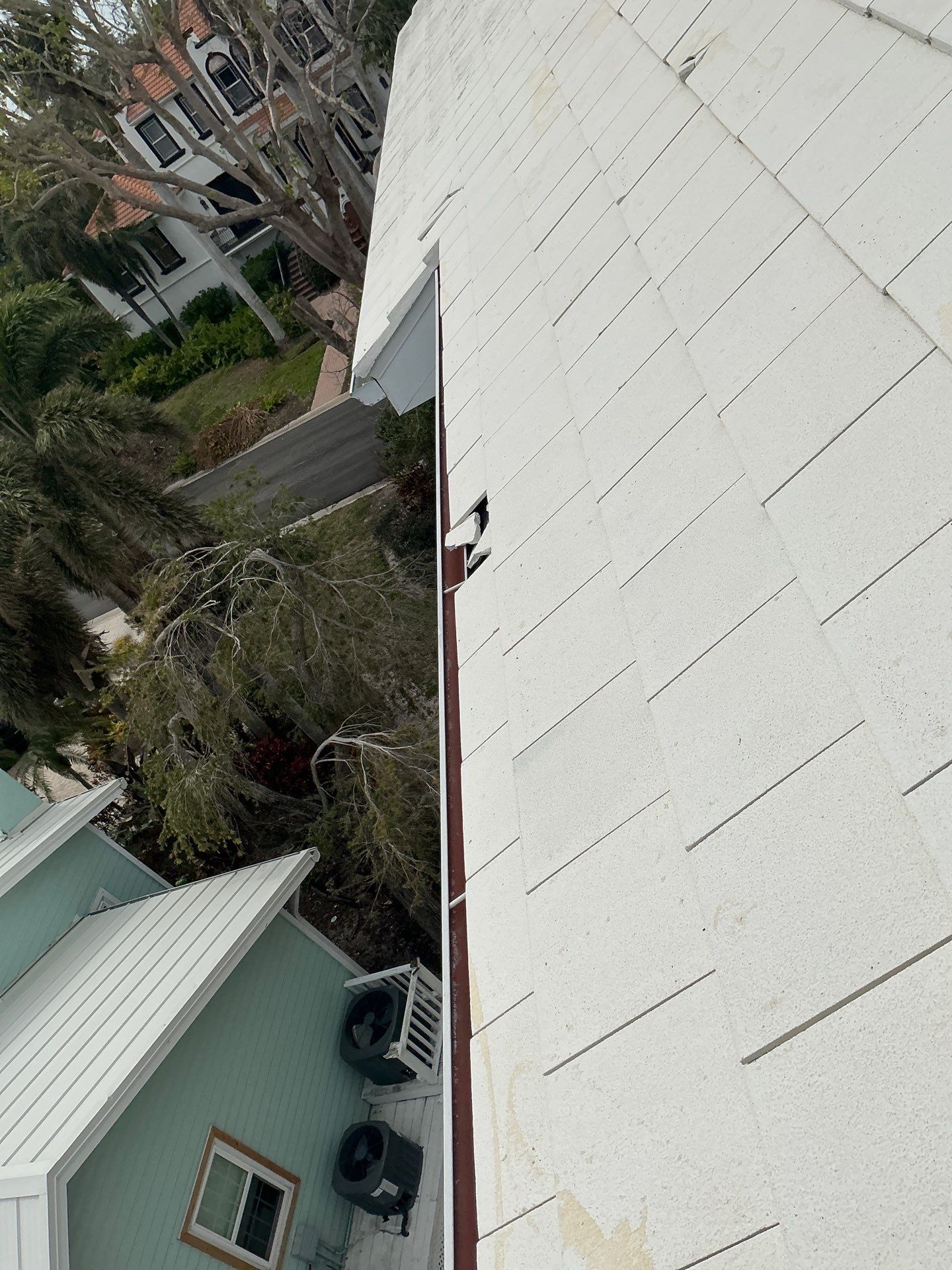 Assessment of the Condition of Gutters and Soffit and Fascia in Siesta Key FL by Gutter Professors