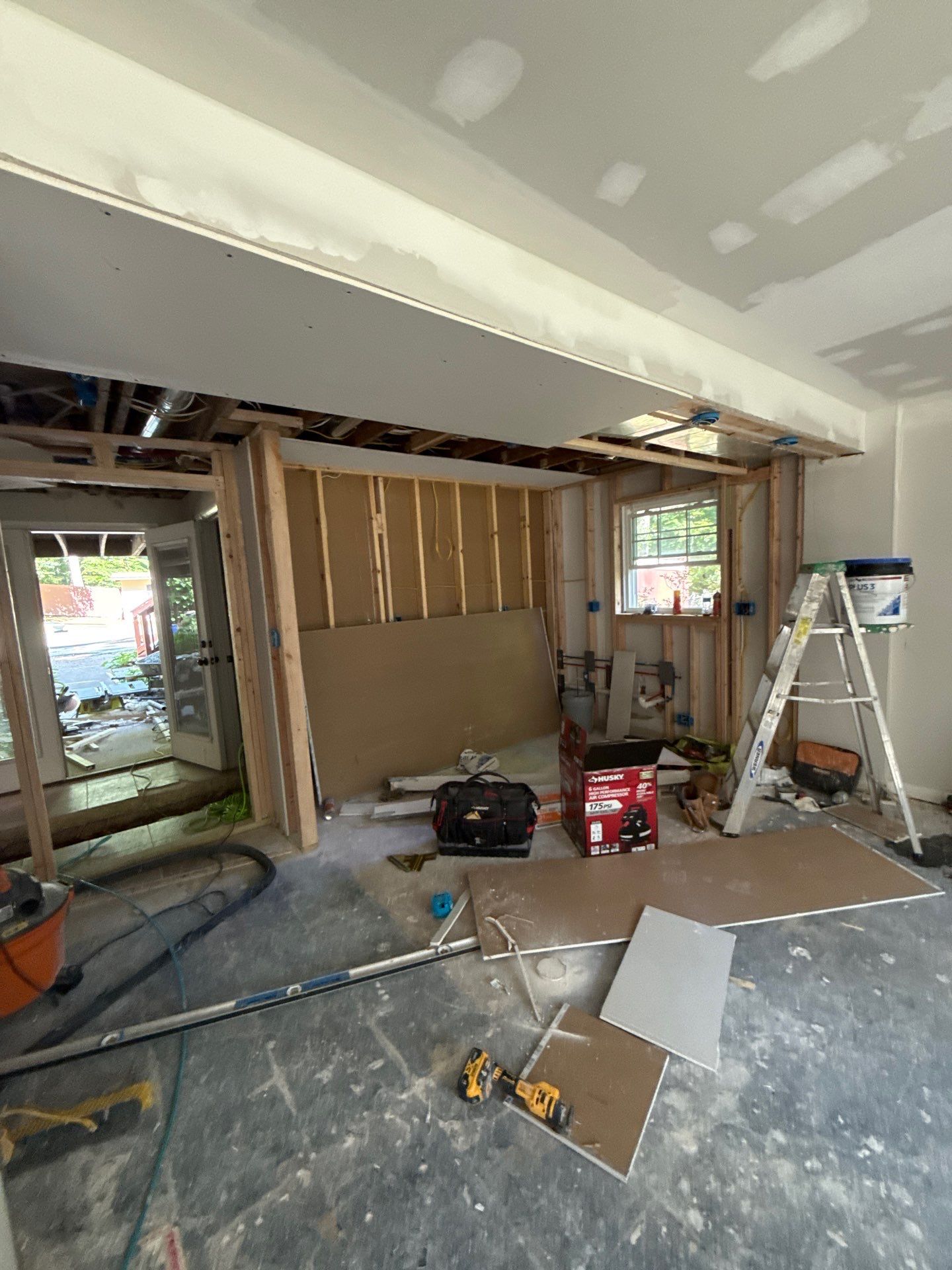 kitchenette and full bathroom  by Jesus Master Handyman LLC 