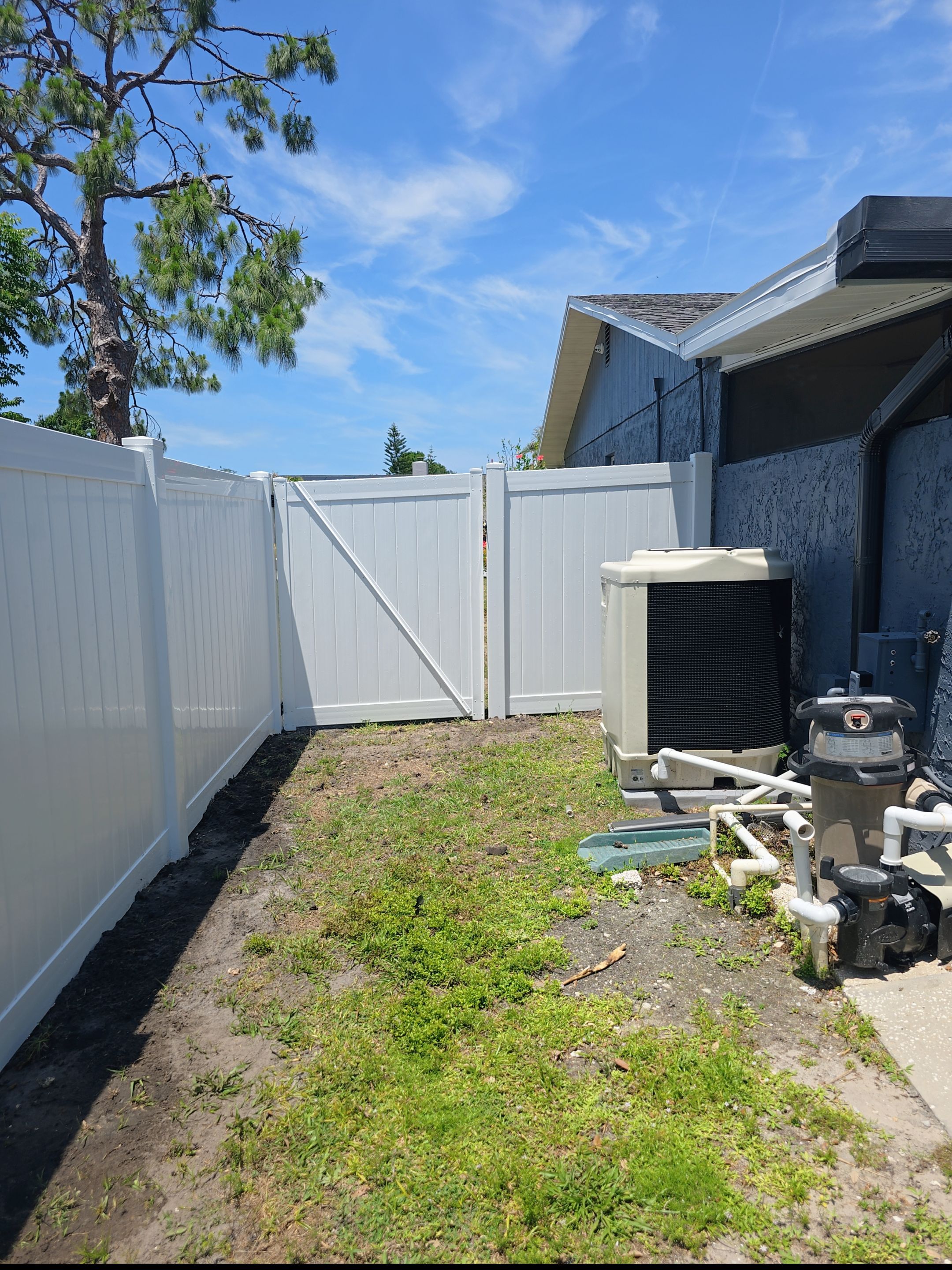 Vinyl Fence in Sarasota by True Fence LLC