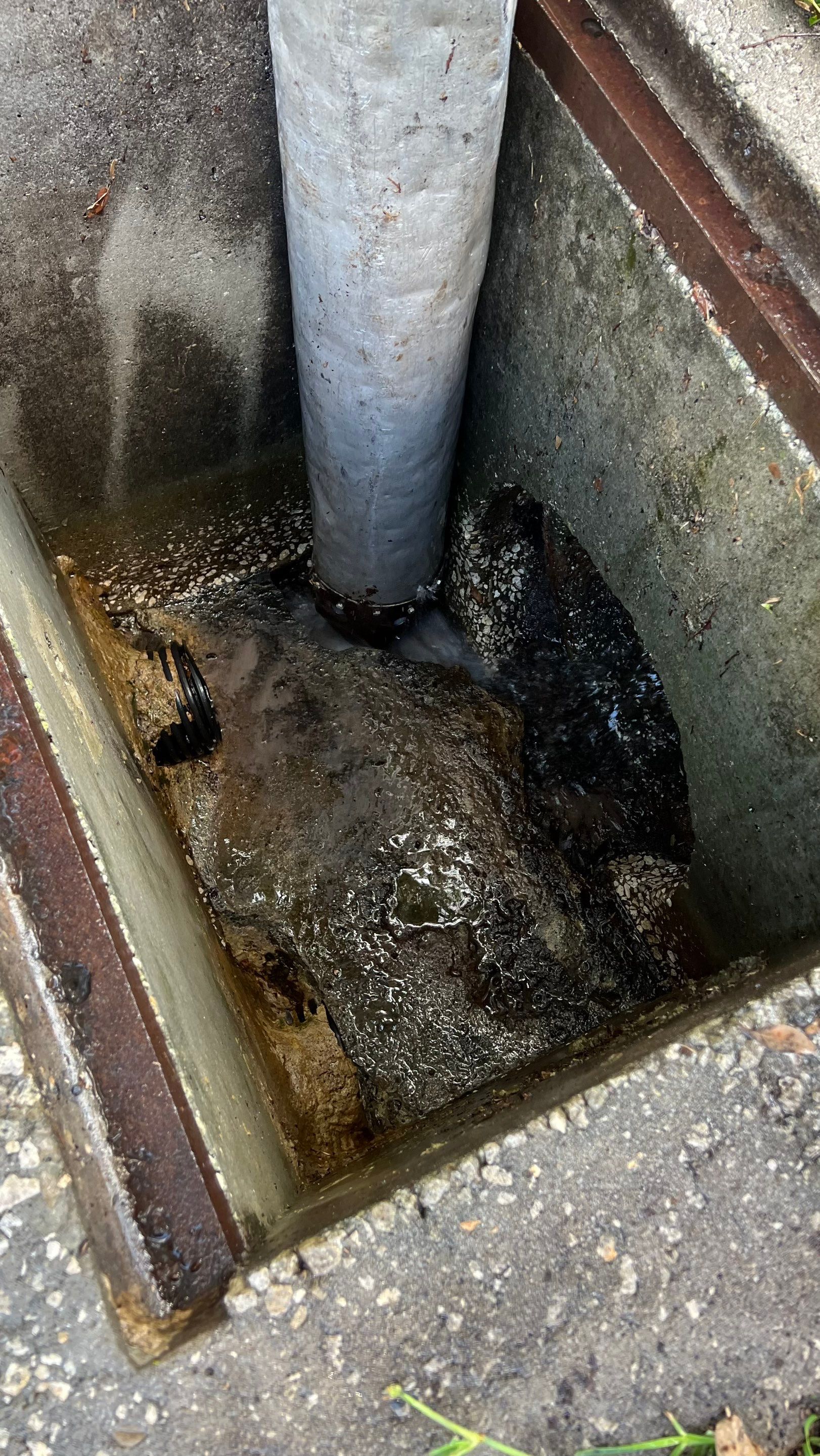 Apartment Complex Storm Water System Cleaning and Maintenance by APS Power & Water