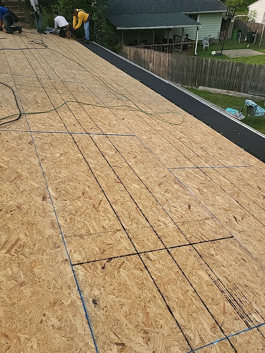 ATLAS PINNACLE COLOR: WEATHERED WOOD by Eagle Eye Roofing