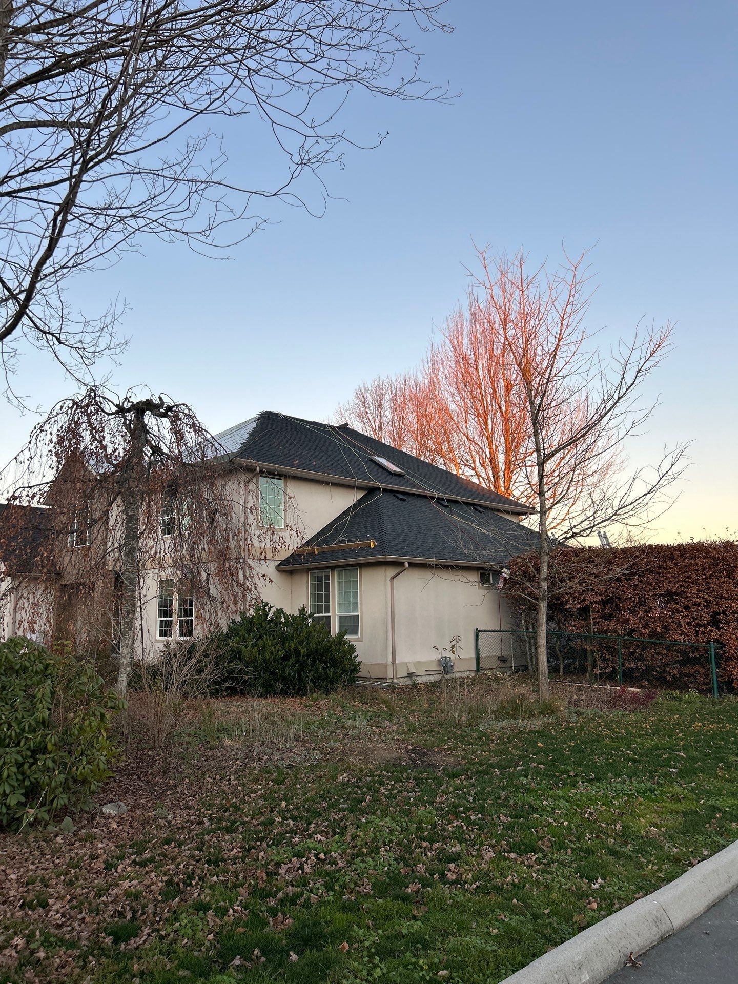 Residential Re-Roof using GAF timberline HDZ Charcoal by Top Notch Roofing Inc