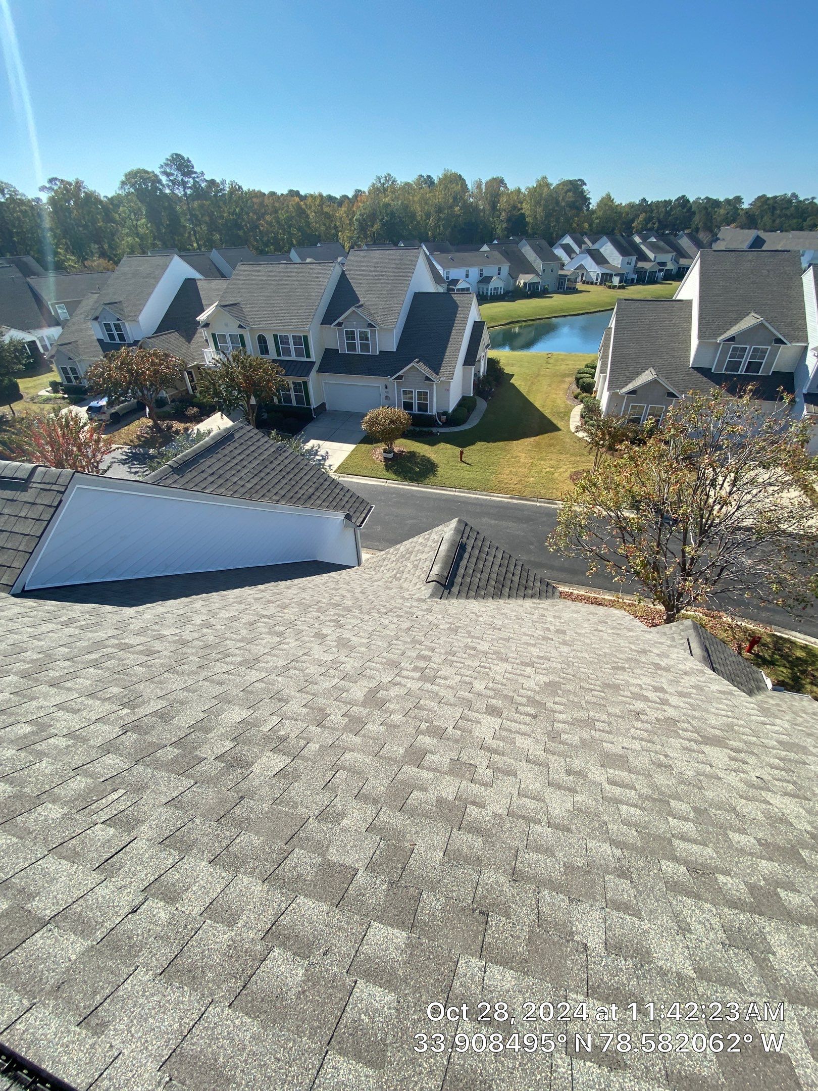 GAF HDZ - Weathered Wood by Linta Roofing Inc